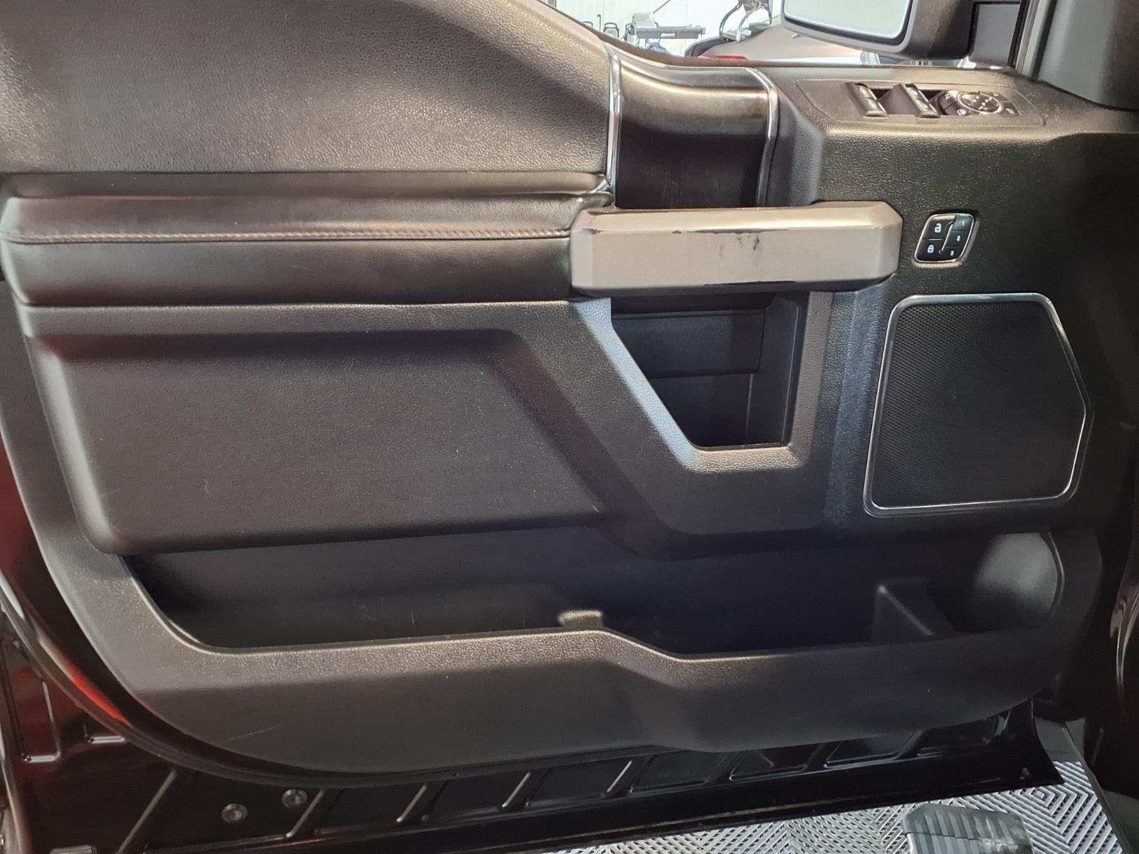 2018 Ford F-150 Platinum - Shadow Black exterior view 18