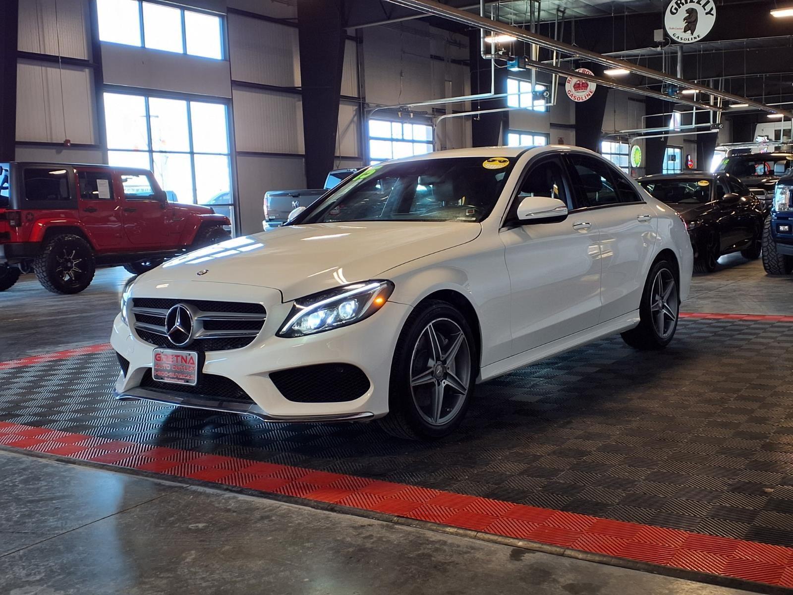 2015 Mercedes-Benz C-Class C 300 - Polar White exterior view 3