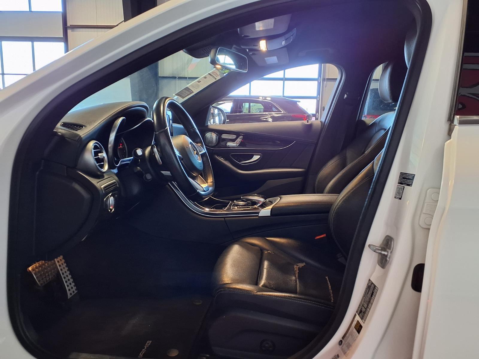 2015 Mercedes-Benz C-Class C 300 - Polar White exterior view 15