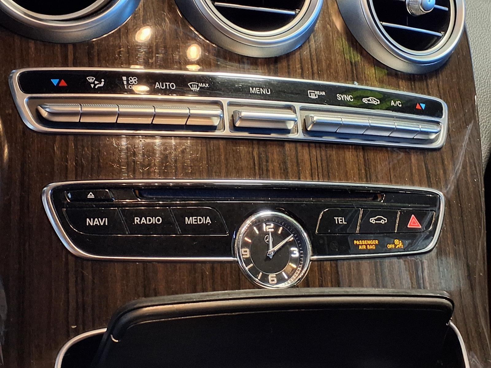 2015 Mercedes-Benz C-Class C 300 - Polar White exterior view 18