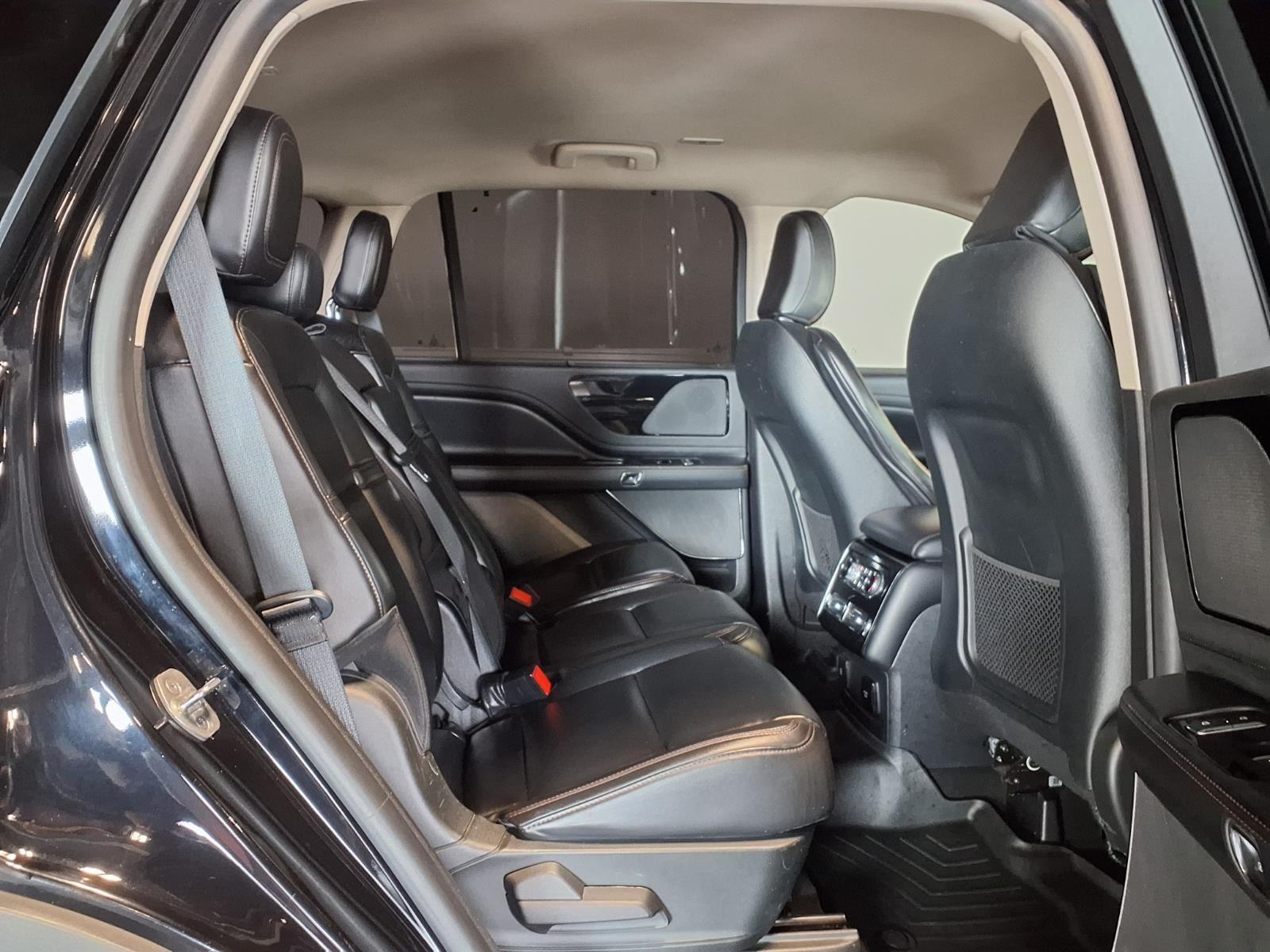 2022 Lincoln Aviator Livery - Infinite Black Metallic Clearcoat exterior view 10