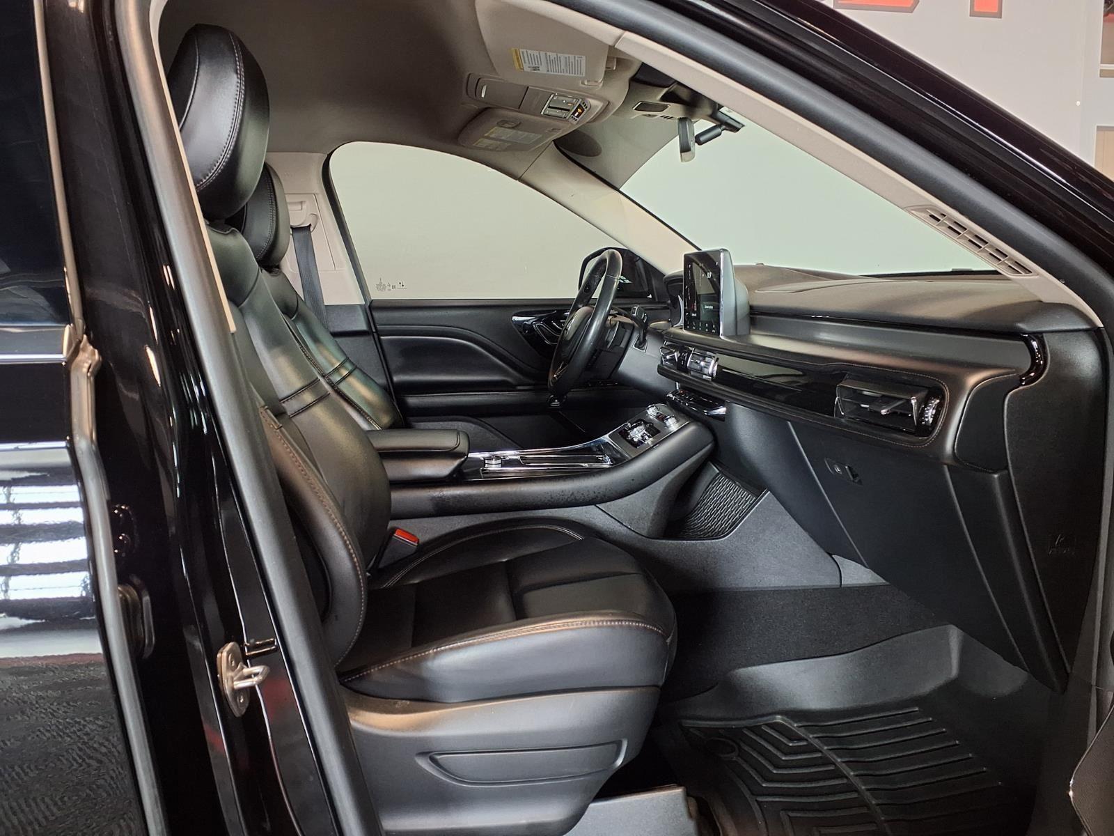 2022 Lincoln Aviator Livery - Infinite Black Metallic Clearcoat exterior view 12