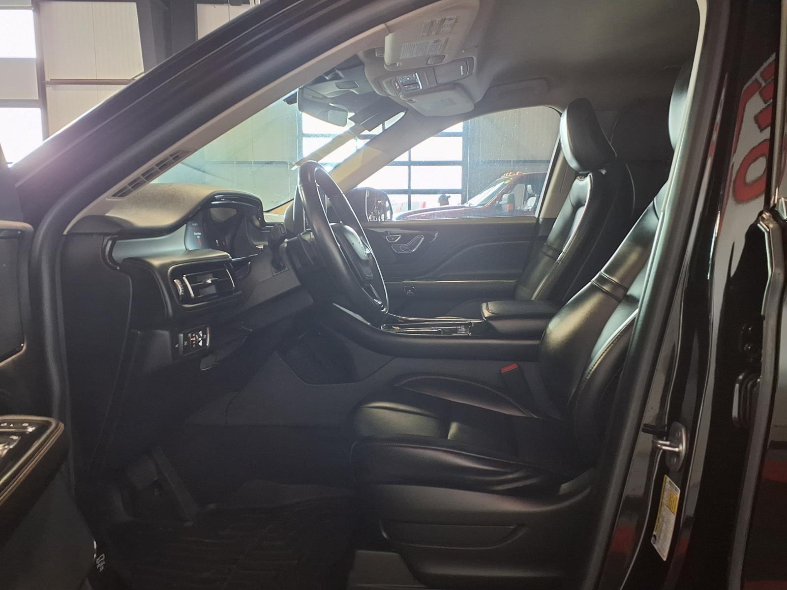 2022 Lincoln Aviator Livery - Infinite Black Metallic Clearcoat exterior view 18