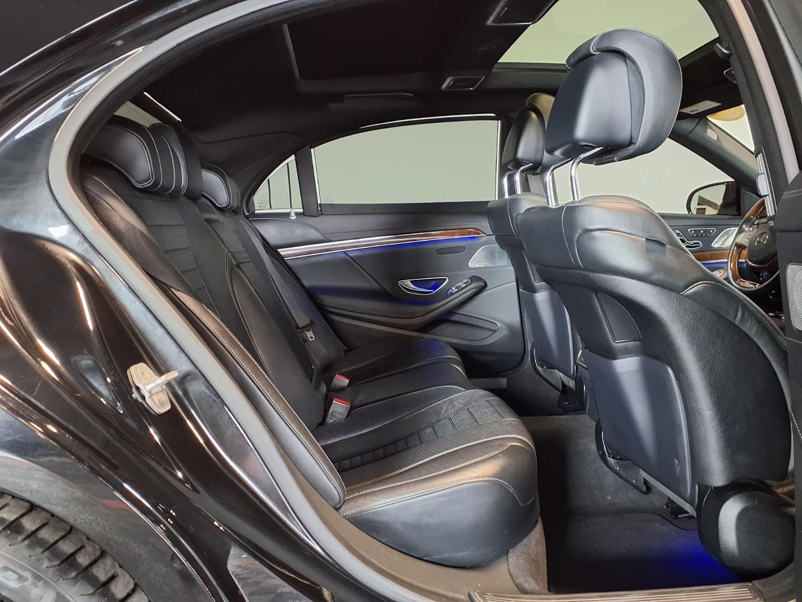 2015 Mercedes-Benz S-Class S 550 - Black exterior view 8