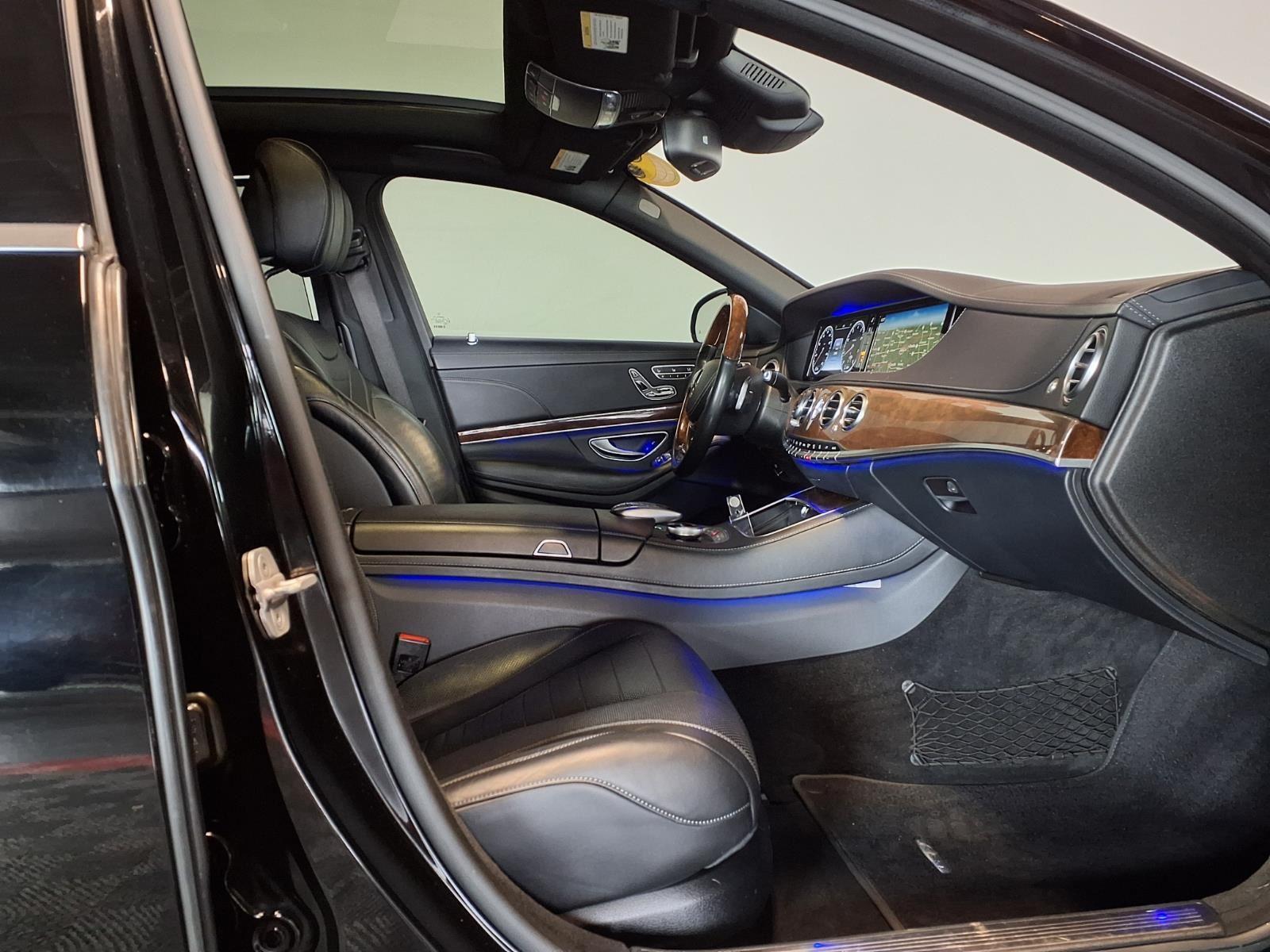 2015 Mercedes-Benz S-Class S 550 - Black exterior view 10