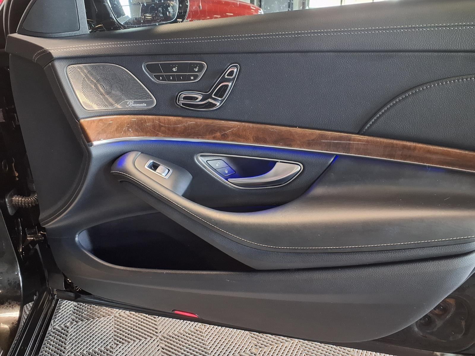 2015 Mercedes-Benz S-Class S 550 - Black exterior view 11