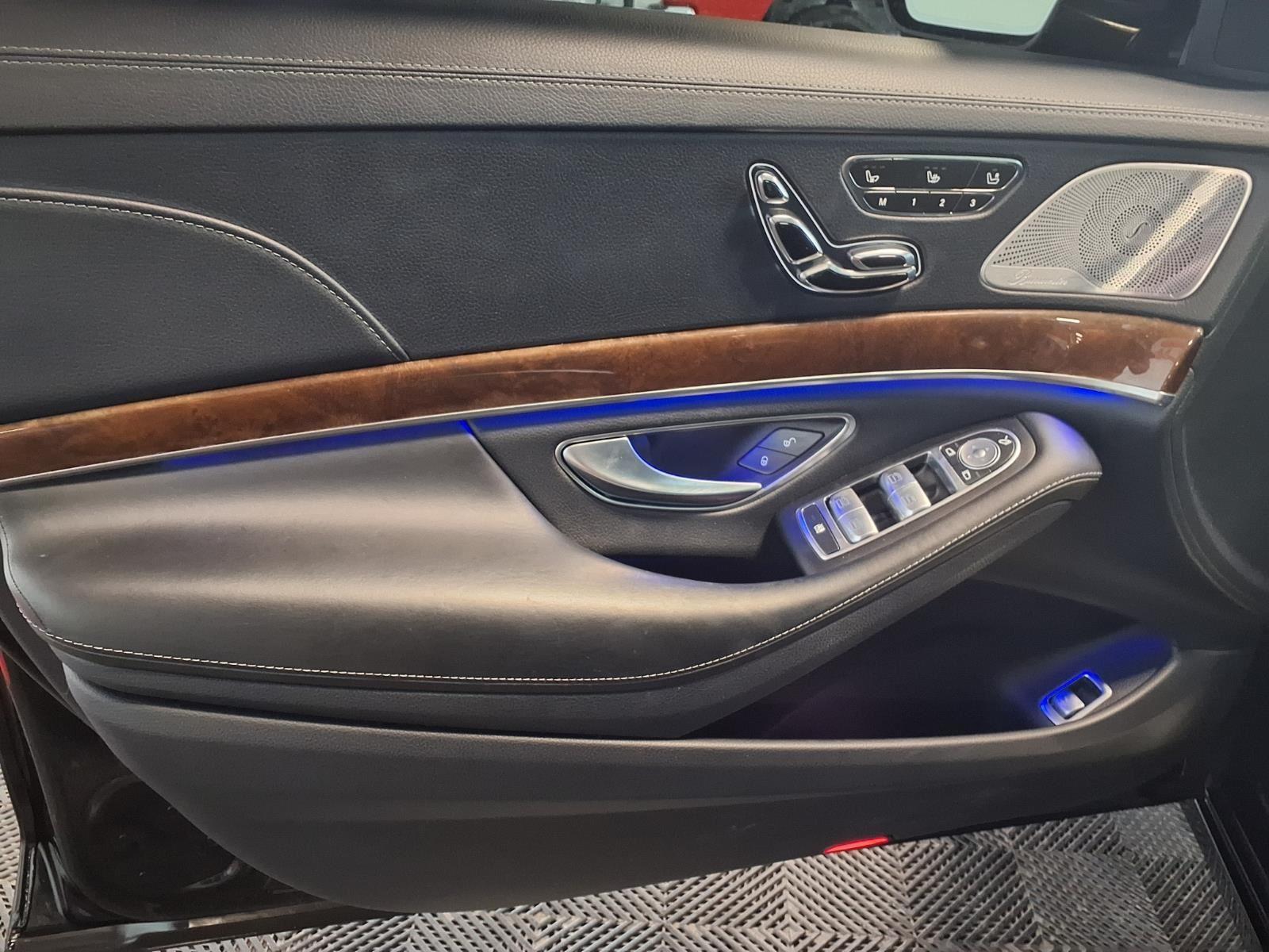 2015 Mercedes-Benz S-Class S 550 - Black exterior view 15