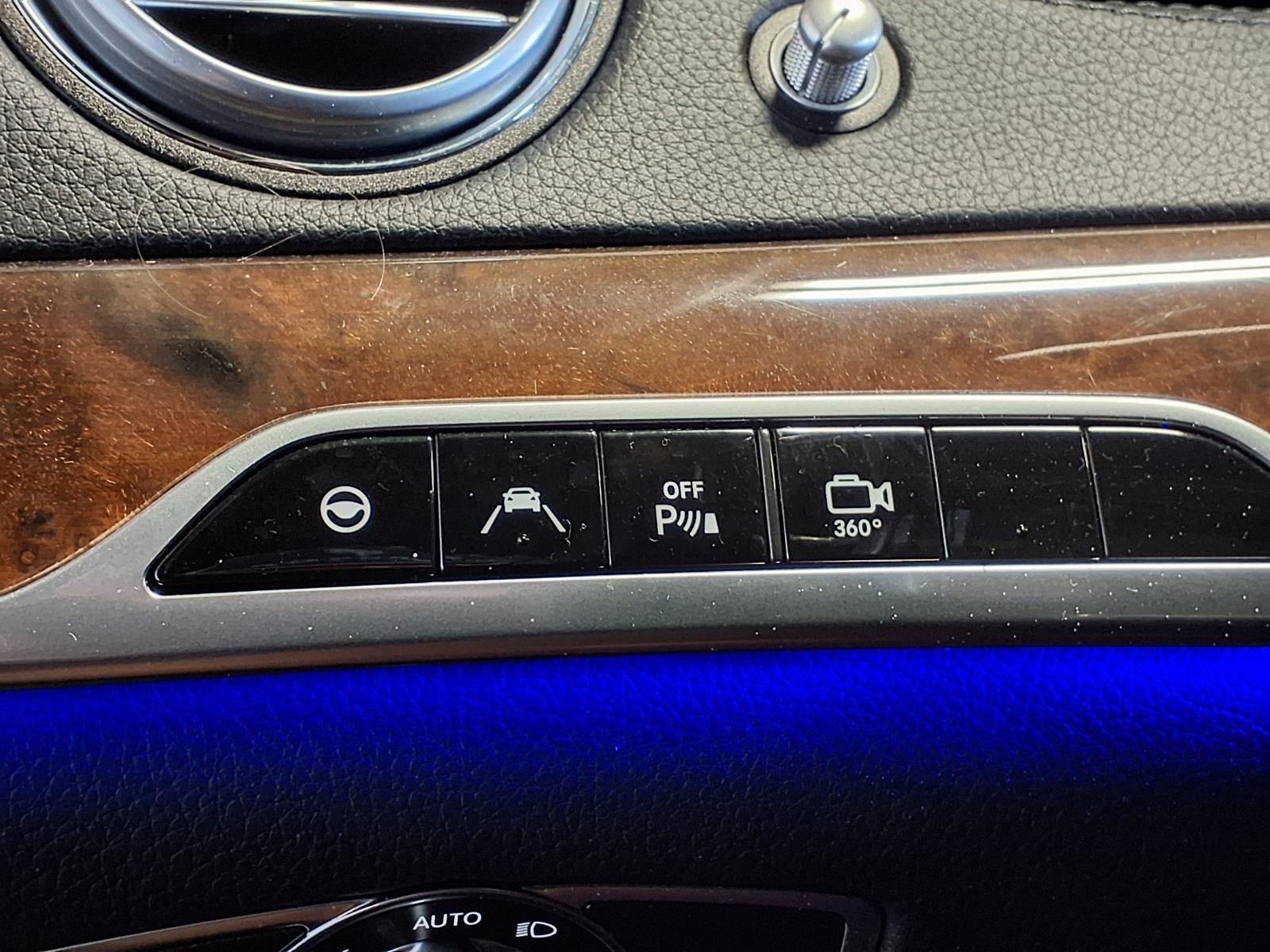 2015 Mercedes-Benz S-Class S 550 - Black exterior view 17