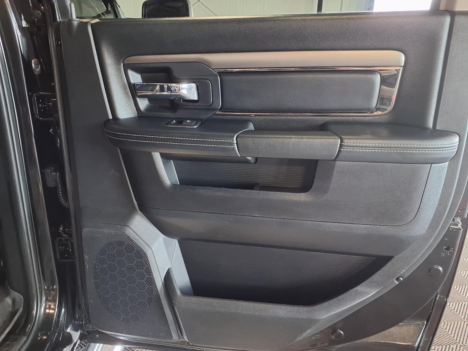 2015 Ram 1500 Sport - Brilliant Black Crystal Pearl exterior view 8