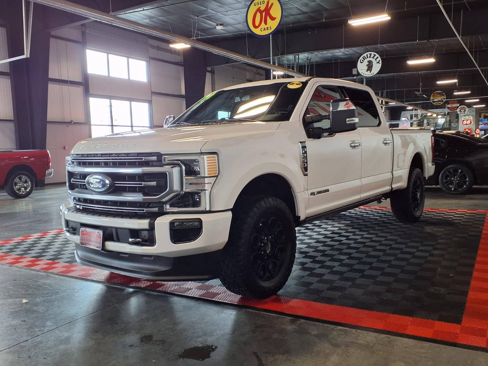 2020 Ford Super Duty F-250 SRW Platinum - Star White Metallic Tri-Coat exterior view 3