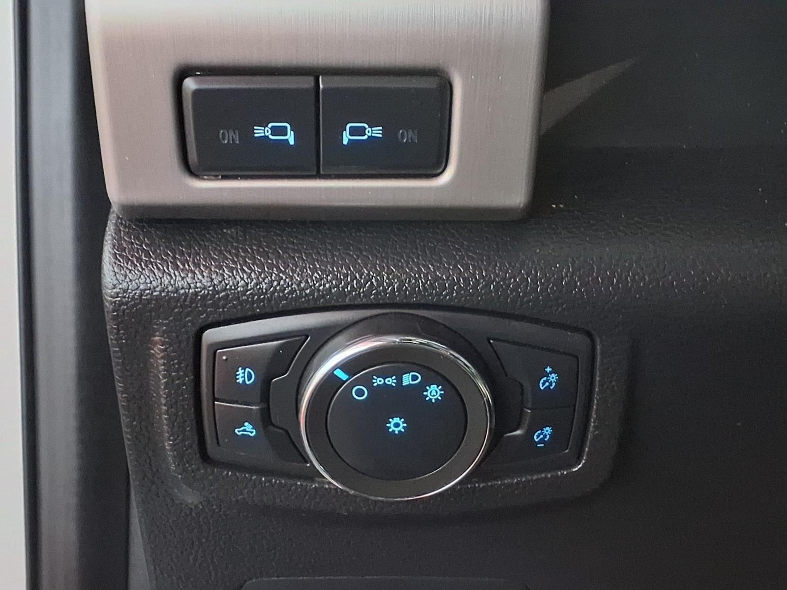 2020 Ford Super Duty F-250 SRW Platinum - Star White Metallic Tri-Coat exterior view 16