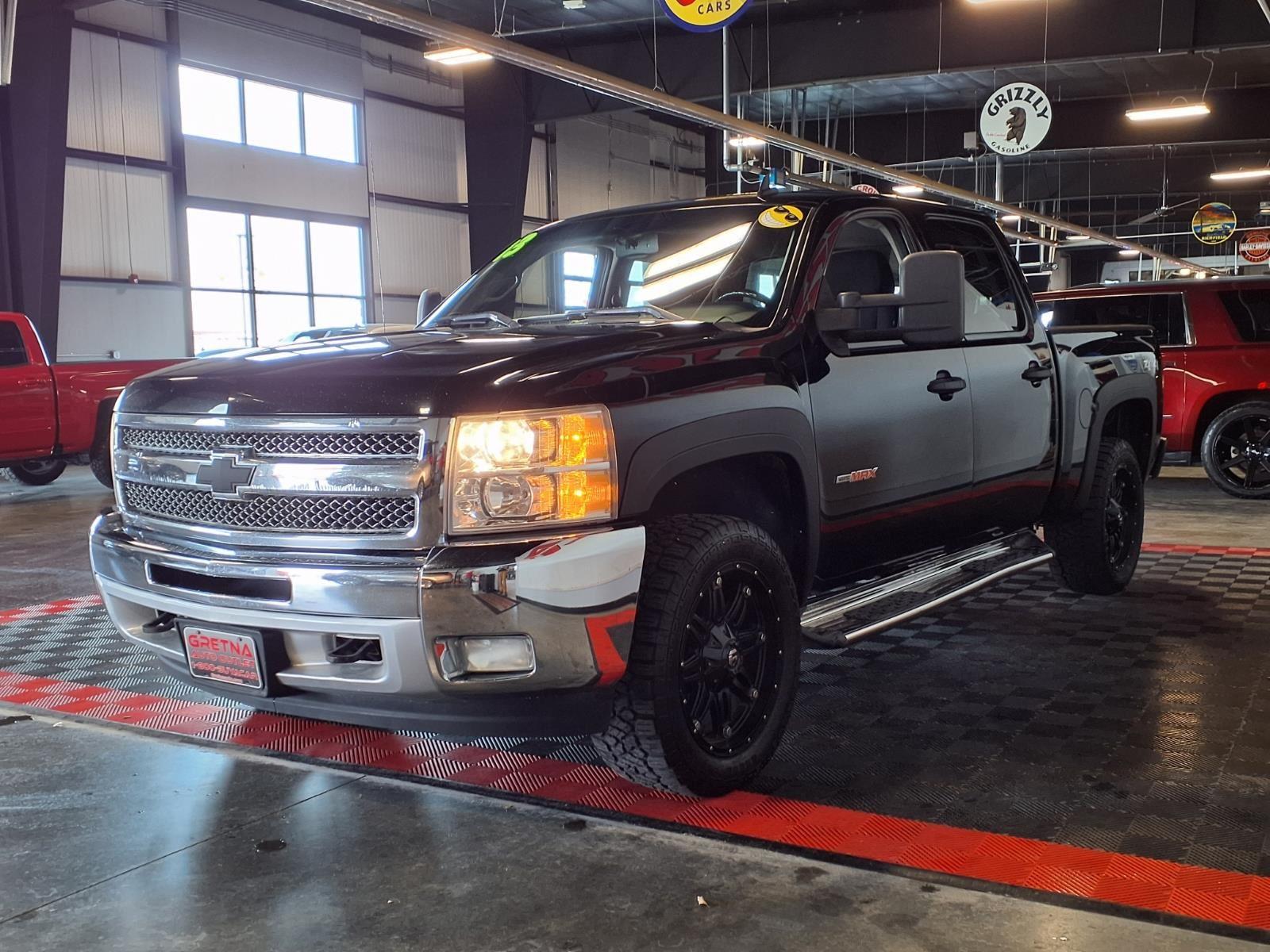 2013 Chevrolet Silverado 1500 LT - Black exterior view 3