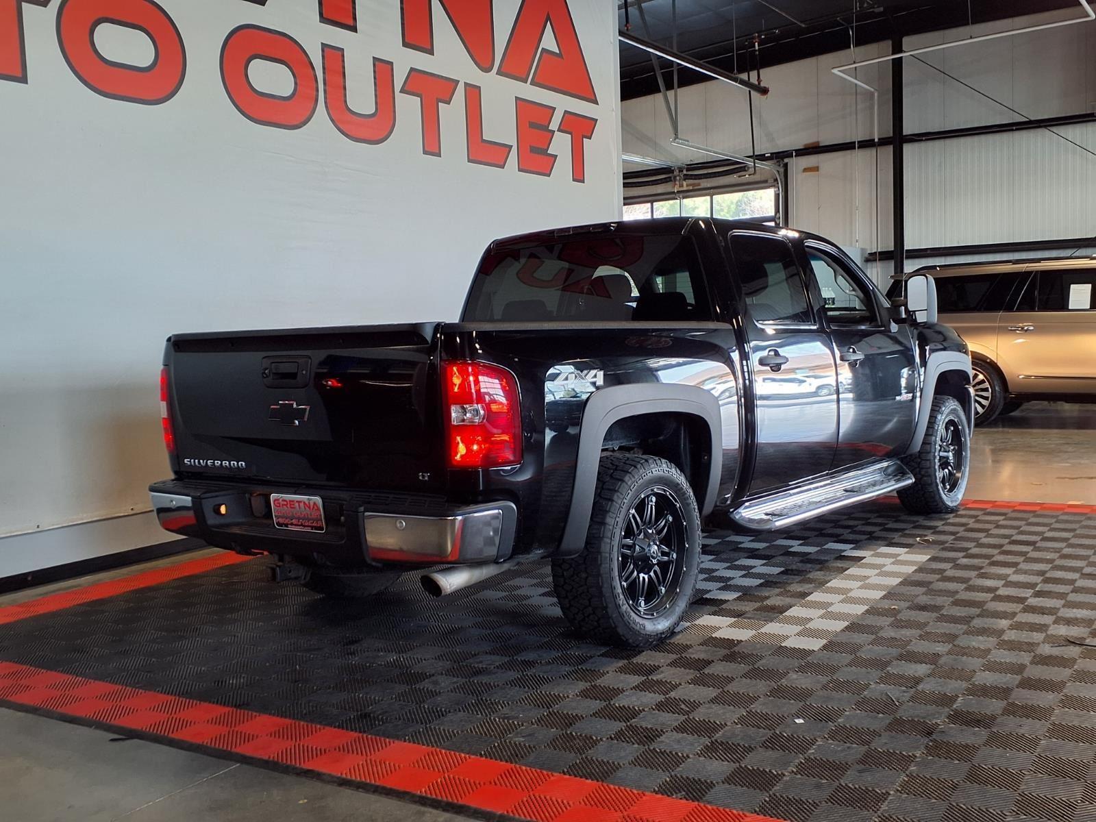2013 Chevrolet Silverado 1500 LT - Black exterior view 7