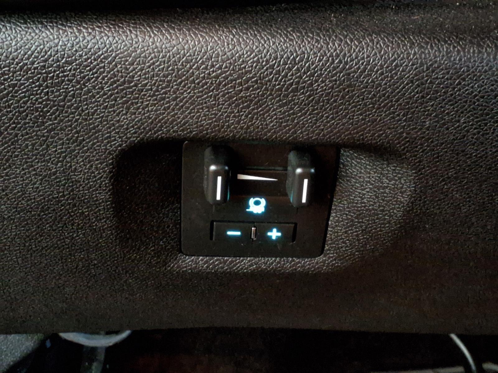 2013 Chevrolet Silverado 1500 LT - Black exterior view 20