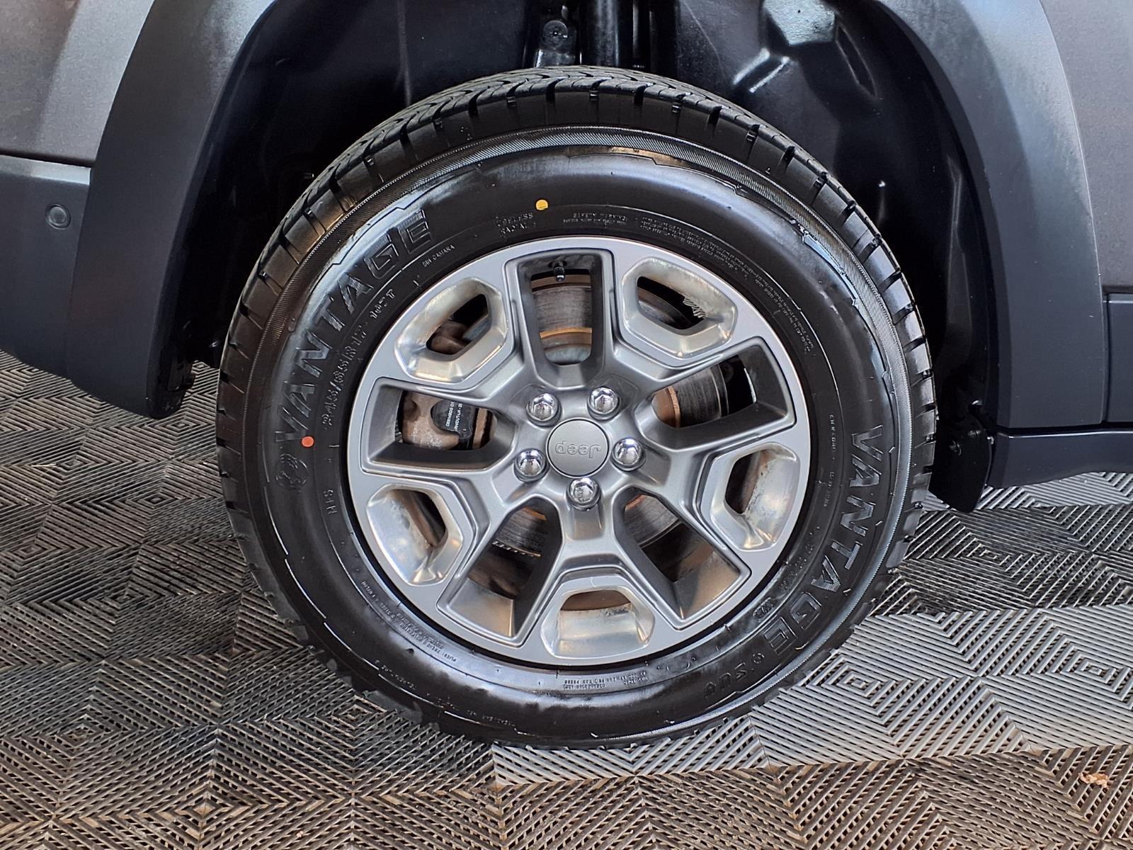 2019 Jeep Cherokee Trailhawk Elite - Granite Crystal Metallic Clearcoat exterior view 9