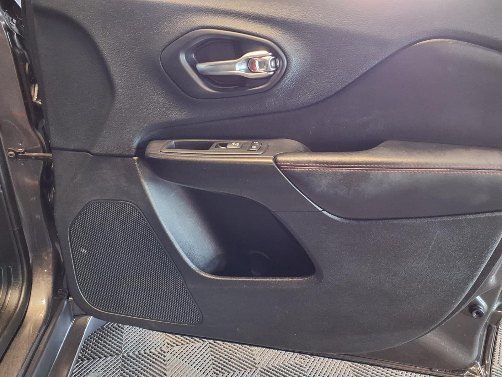 2019 Jeep Cherokee Trailhawk Elite - Granite Crystal Metallic Clearcoat exterior view 13