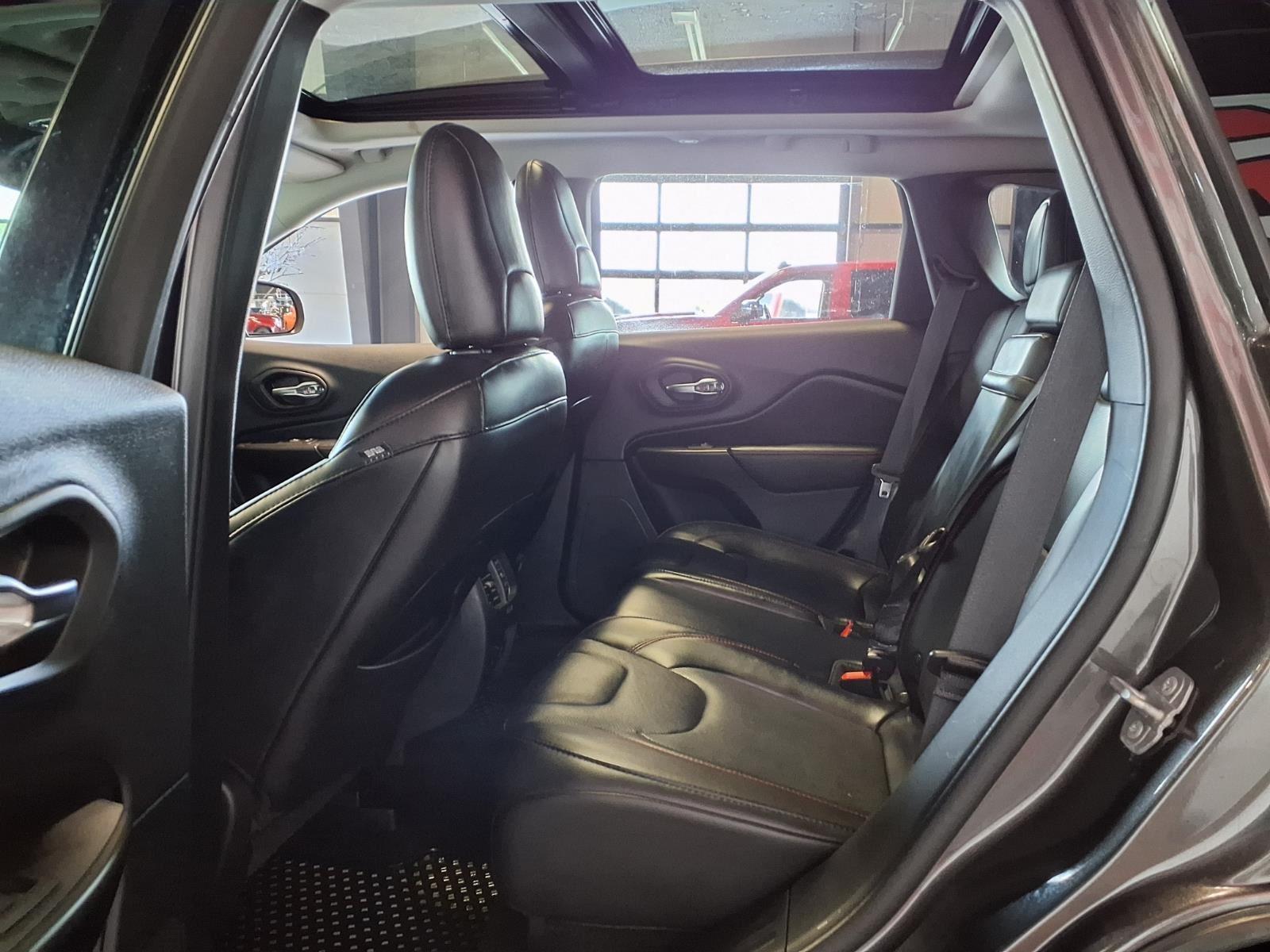 2019 Jeep Cherokee Trailhawk Elite - Granite Crystal Metallic Clearcoat exterior view 14