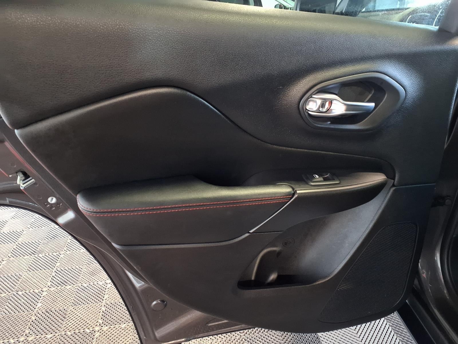 2019 Jeep Cherokee Trailhawk Elite - Granite Crystal Metallic Clearcoat exterior view 15