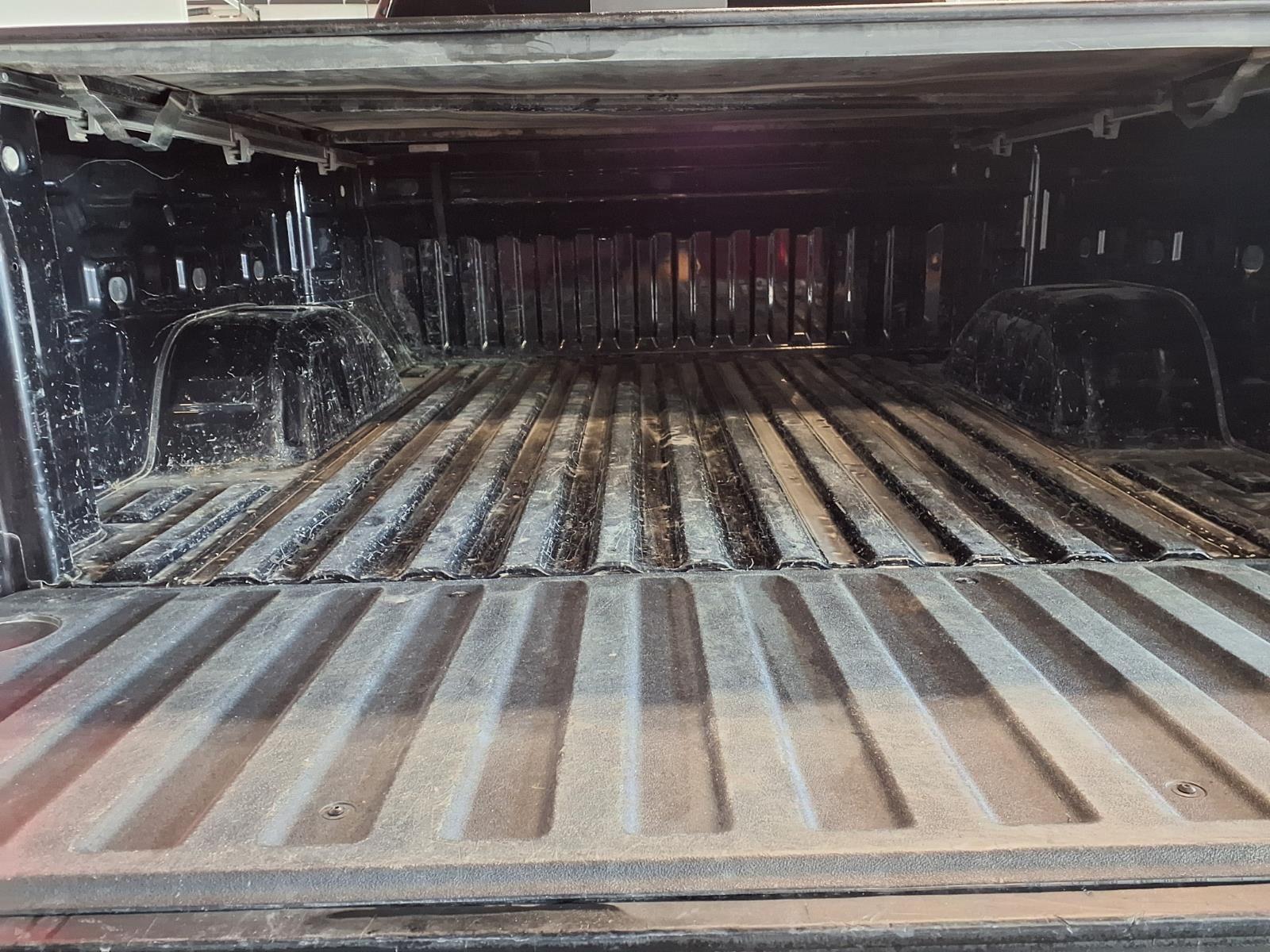 2020 Chevrolet Silverado 1500 LT - Black exterior view 6