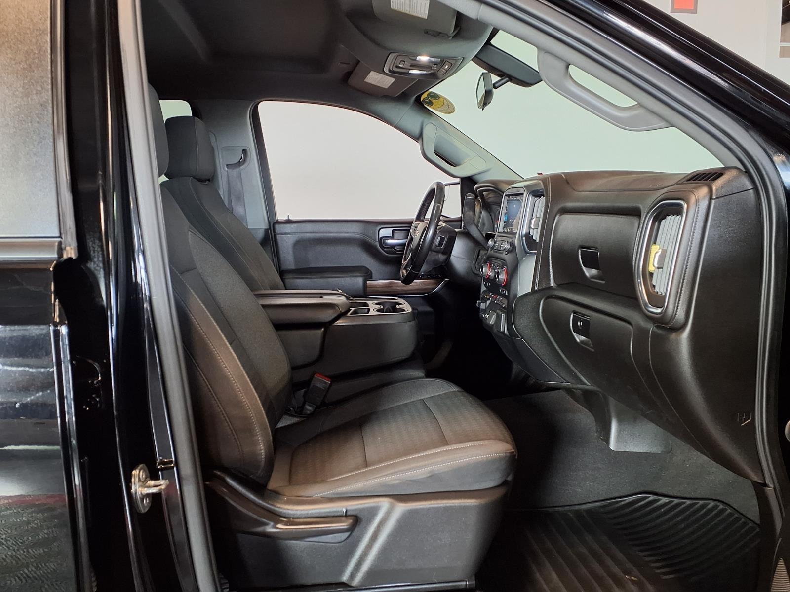 2020 Chevrolet Silverado 1500 LT - Black exterior view 10