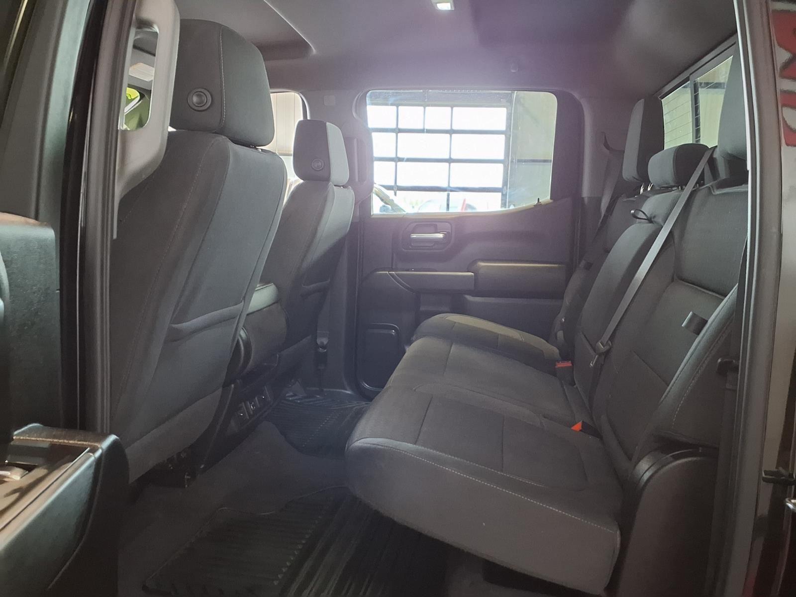 2020 Chevrolet Silverado 1500 LT - Black exterior view 12