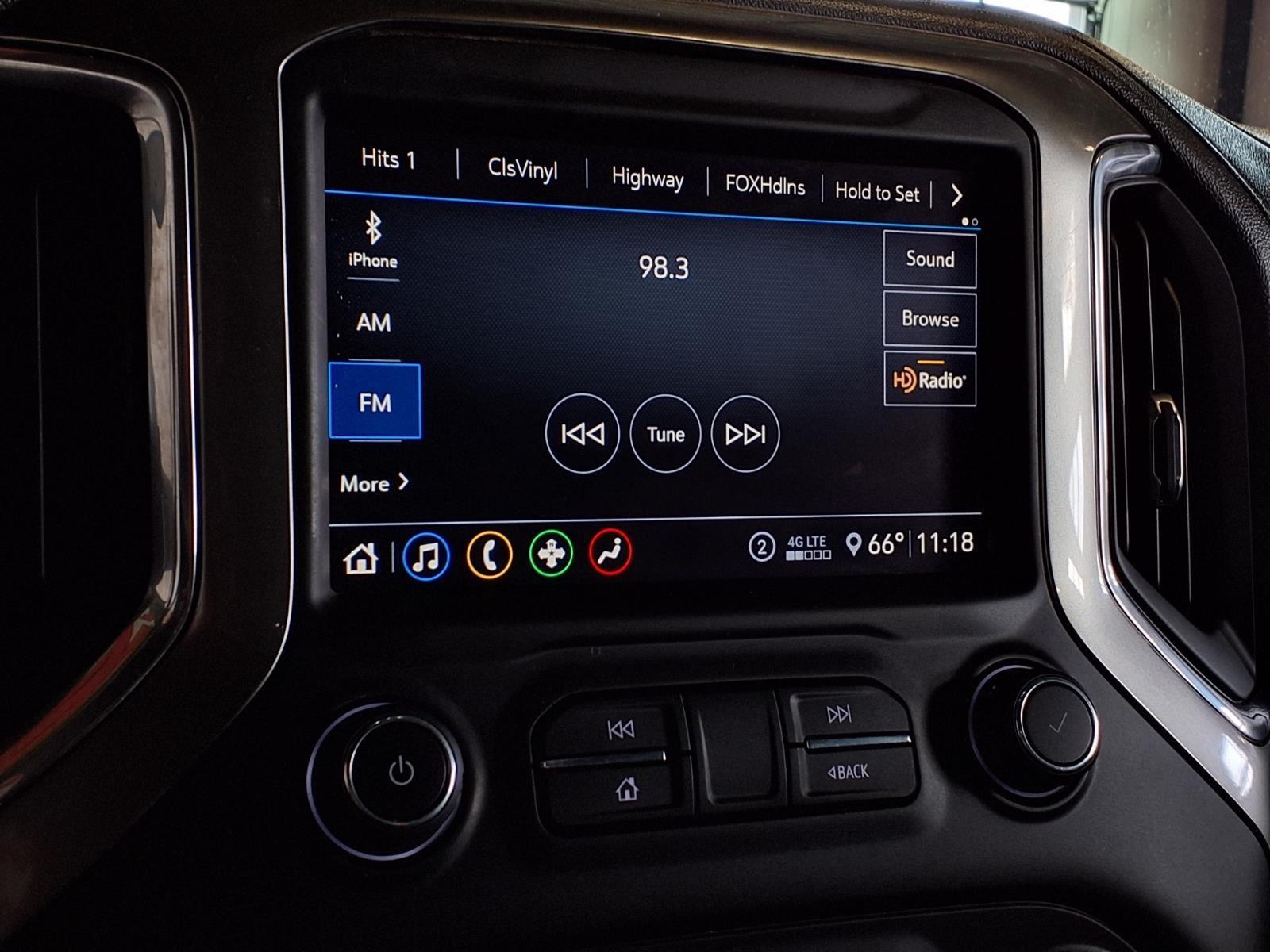 2020 Chevrolet Silverado 1500 LT - Black exterior view 18