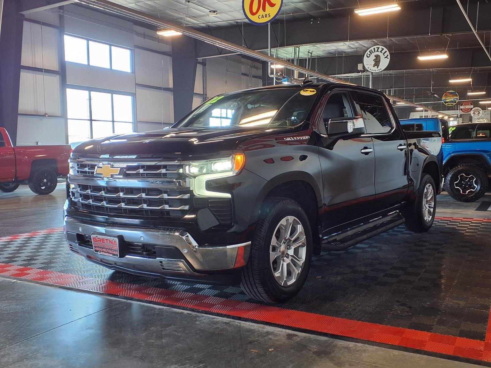 2022 Chevrolet Silverado 1500 LTZ - Black exterior view 3