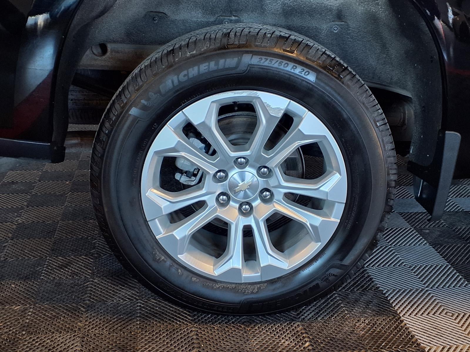 2022 Chevrolet Silverado 1500 LTZ - Black exterior view 8