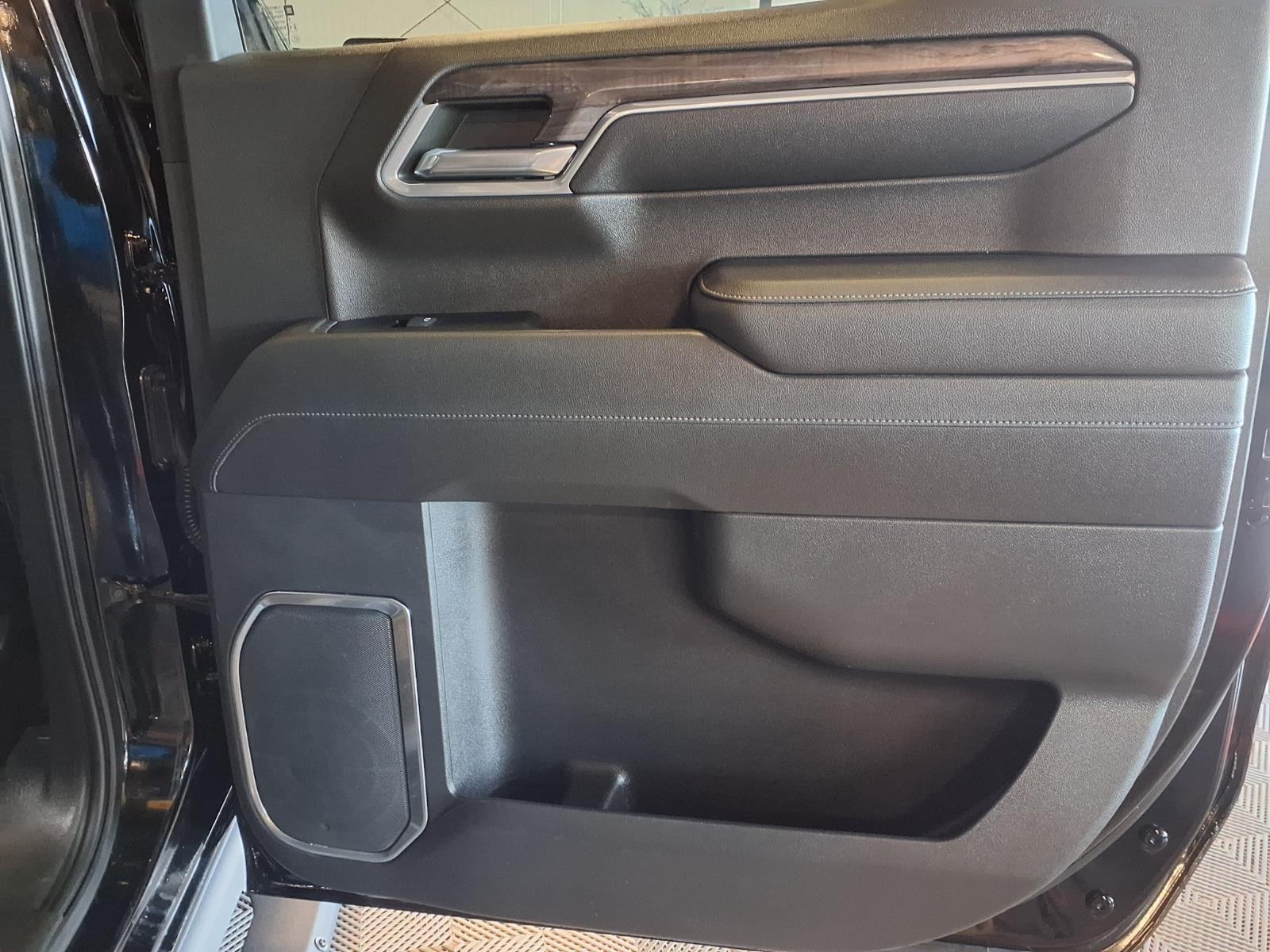 2022 Chevrolet Silverado 1500 LTZ - Black exterior view 10