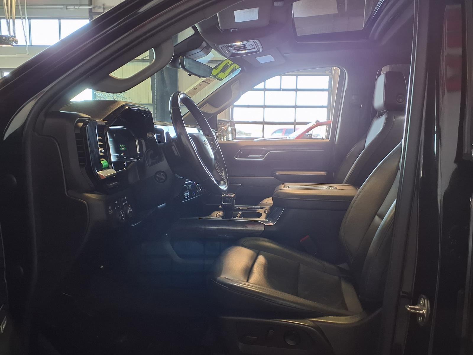 2022 Chevrolet Silverado 1500 LTZ - Black exterior view 17