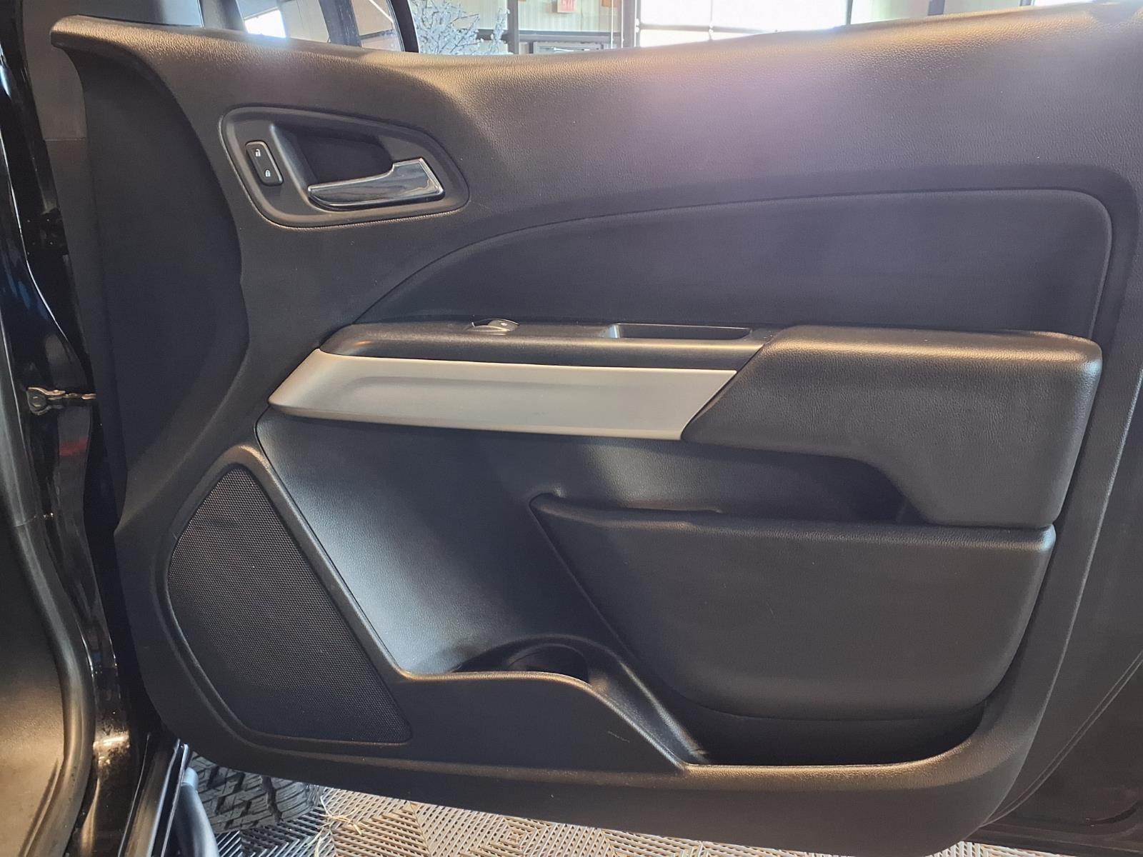 2021 Chevrolet Colorado 4WD ZR2 - Black exterior view 13