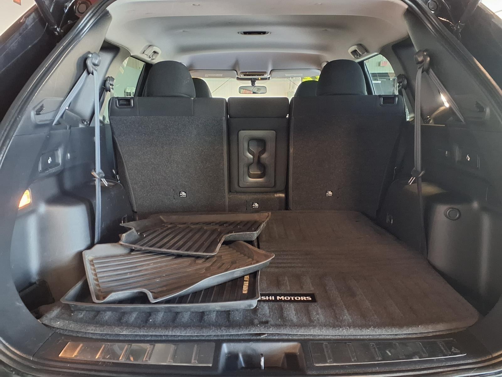 2022 Mitsubishi Outlander ES - Labrador Black Pearl exterior view 4