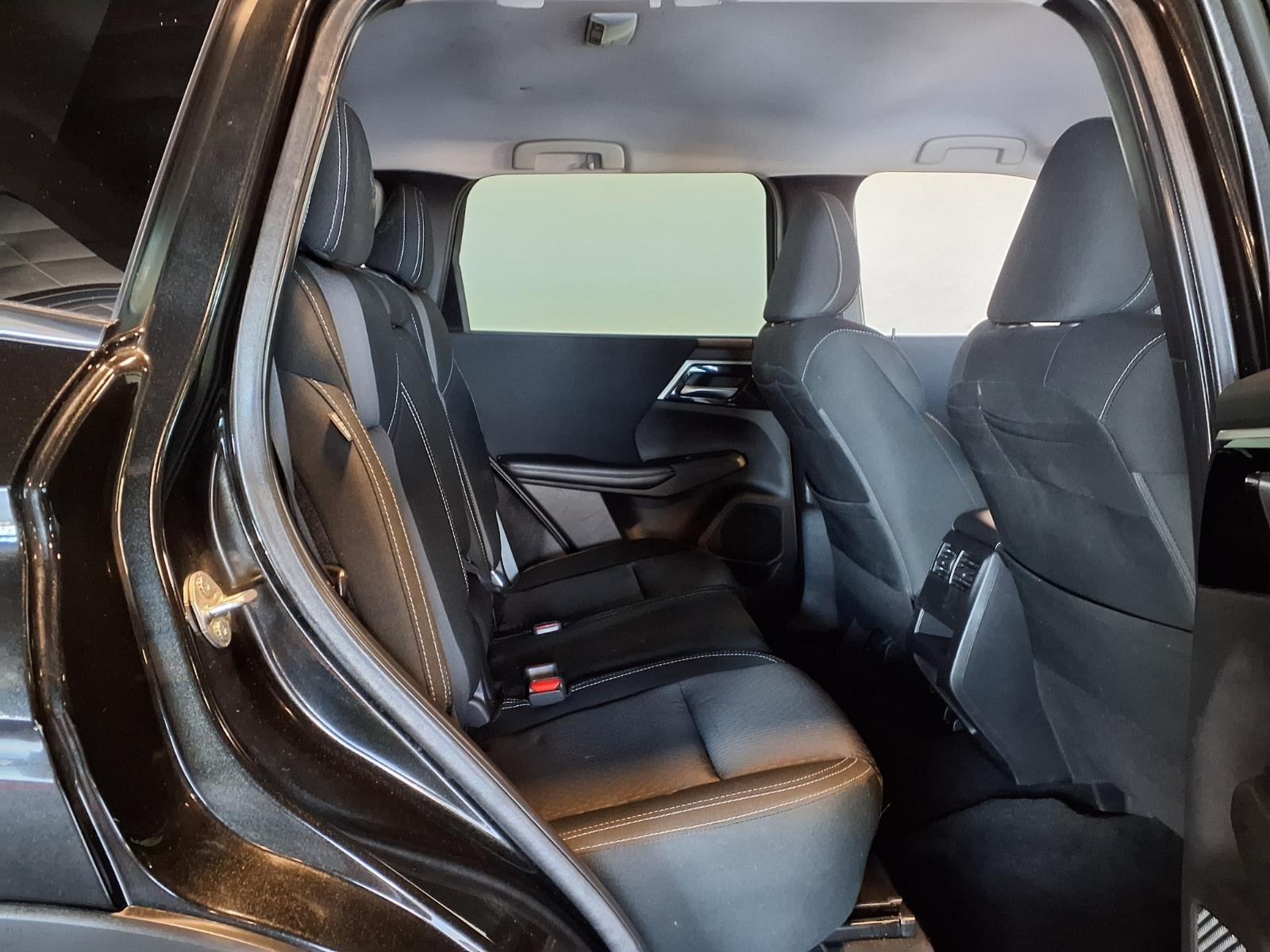 2022 Mitsubishi Outlander ES - Labrador Black Pearl exterior view 6