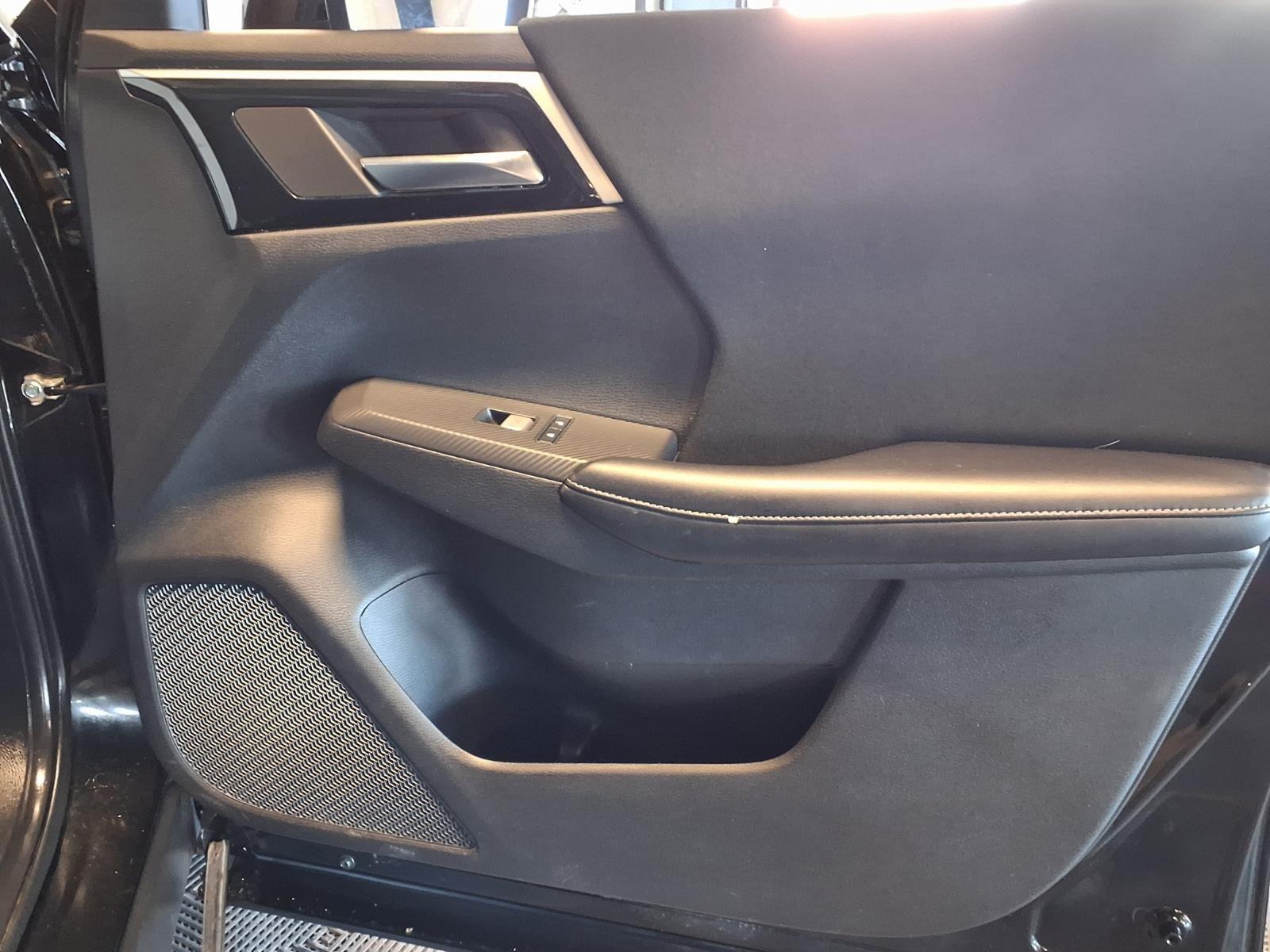 2022 Mitsubishi Outlander ES - Labrador Black Pearl exterior view 9