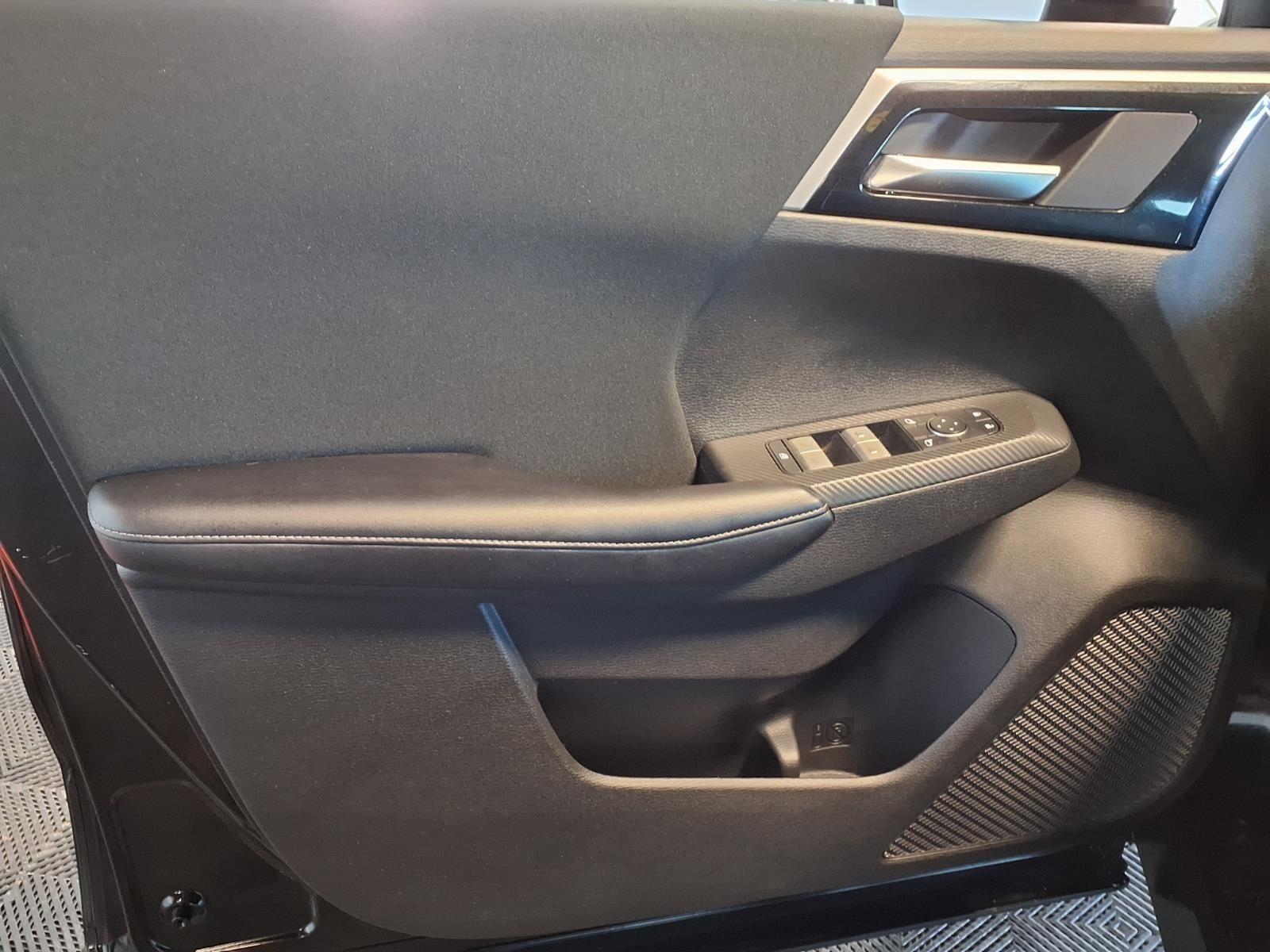 2022 Mitsubishi Outlander ES - Labrador Black Pearl exterior view 13