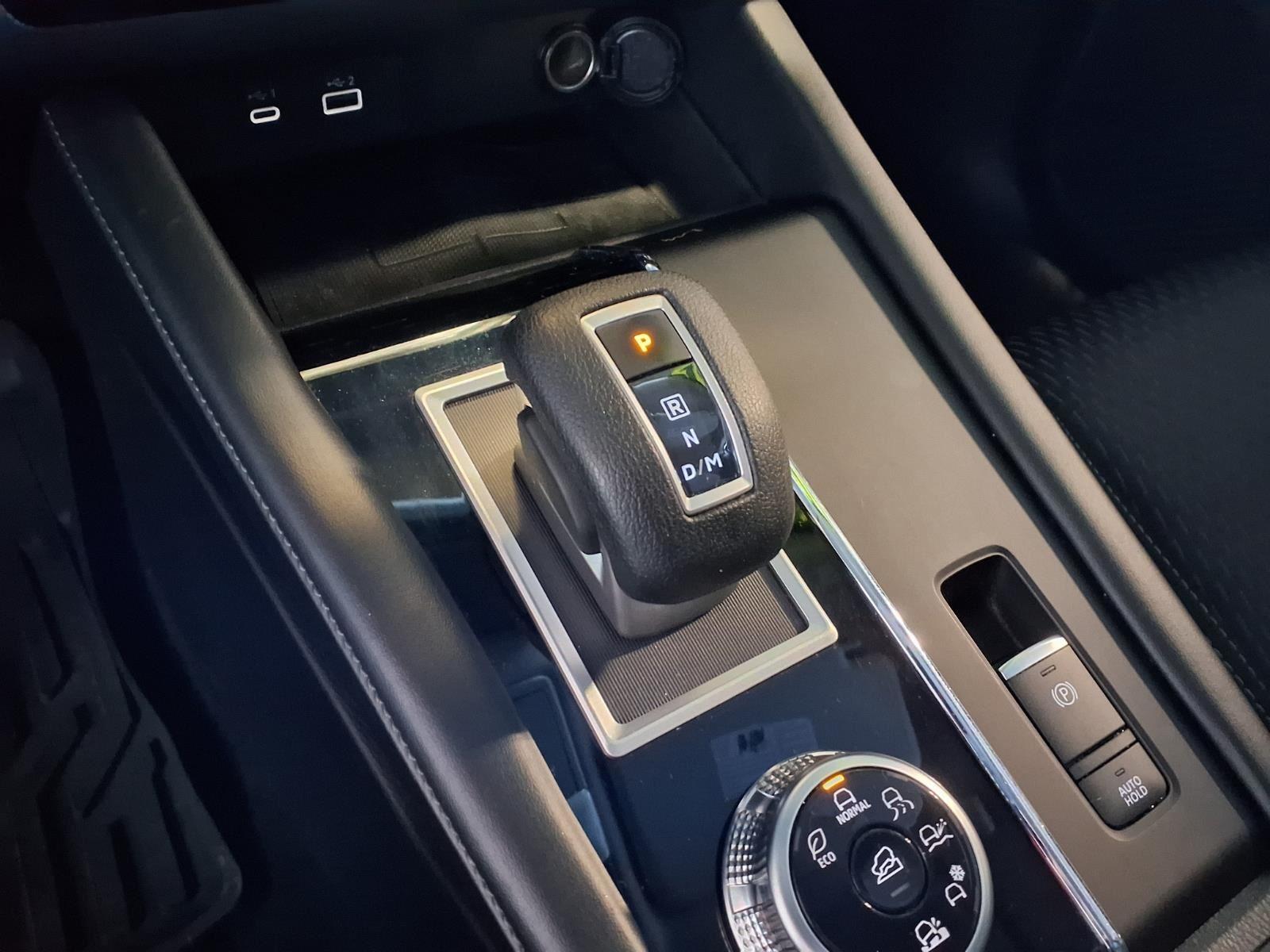 2022 Mitsubishi Outlander ES - Labrador Black Pearl exterior view 19