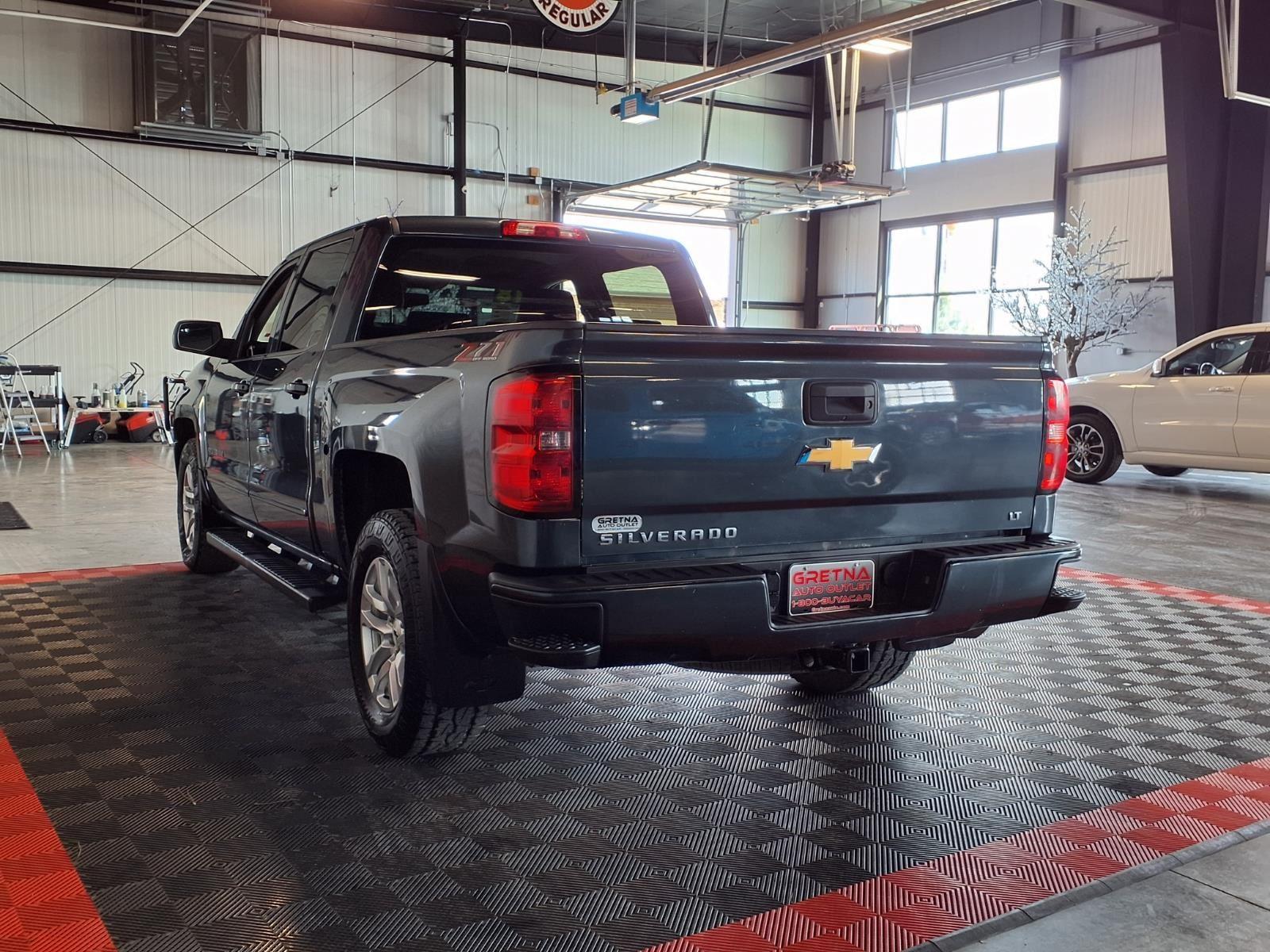 2018 Chevrolet Silverado 1500 LT - Graphite Metallic exterior view 4