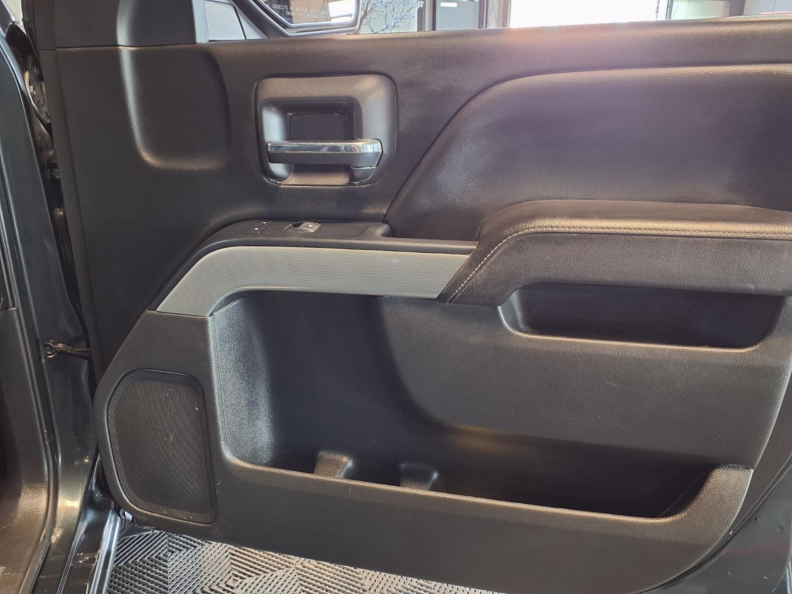 2018 Chevrolet Silverado 1500 LT - Graphite Metallic exterior view 12