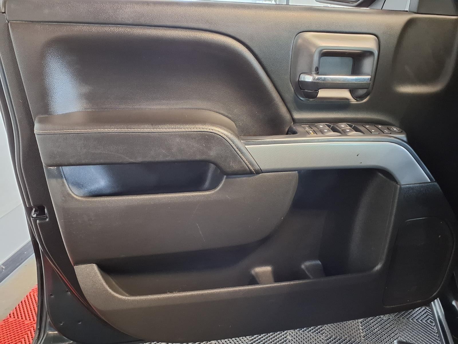 2018 Chevrolet Silverado 1500 LT - Graphite Metallic exterior view 16