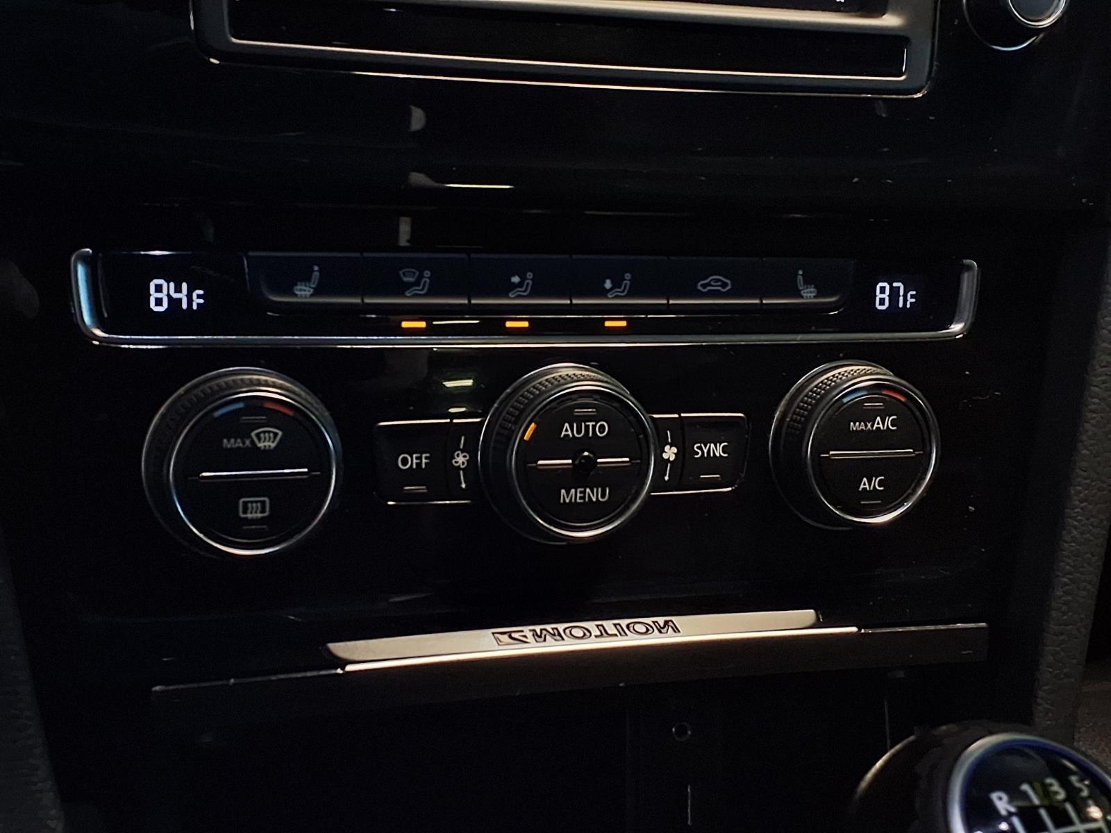 2017 Volkswagen Golf R - Lapiz Blue Metallic exterior view 19