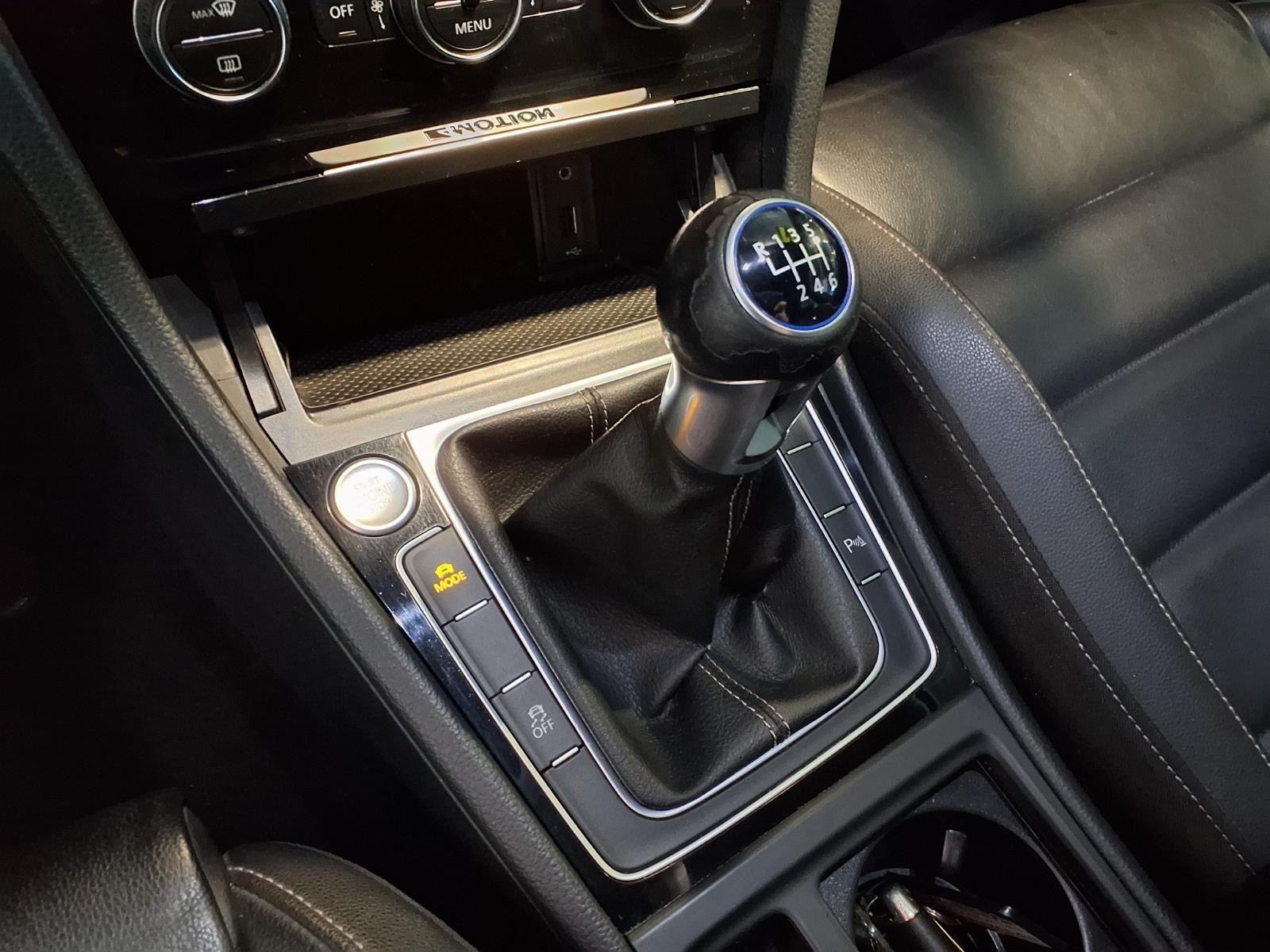 2017 Volkswagen Golf R - Lapiz Blue Metallic exterior view 20