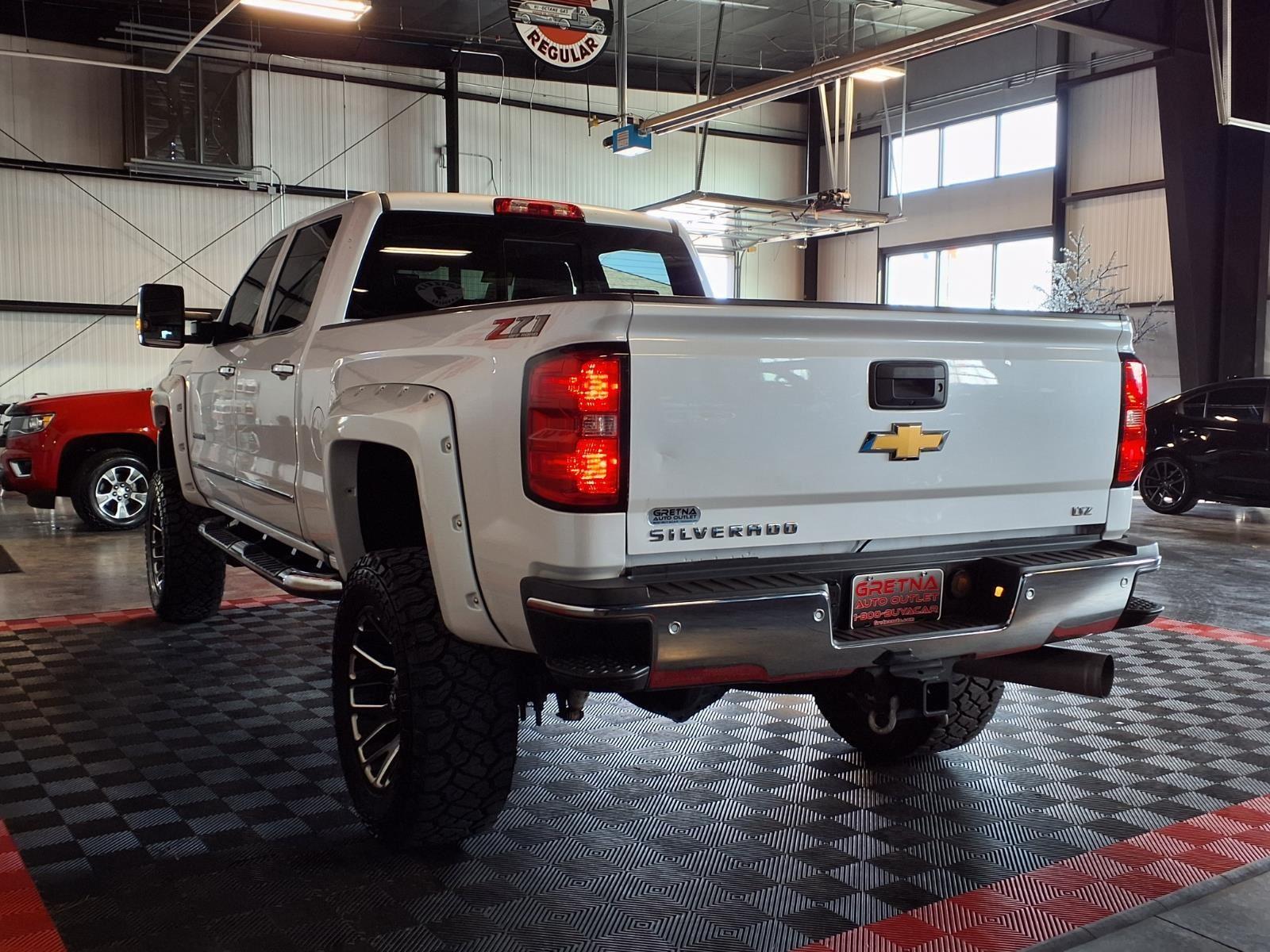 2018 Chevrolet Silverado 2500HD LTZ - Iridescent Pearl Tricoat exterior view 4