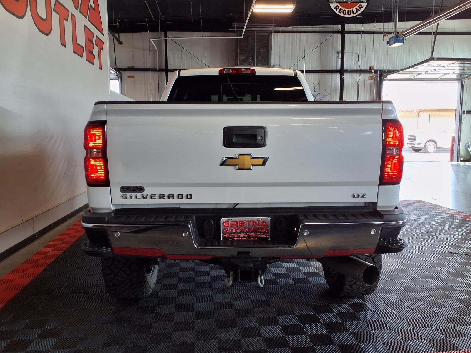 2018 Chevrolet Silverado 2500HD LTZ - Iridescent Pearl Tricoat exterior view 5