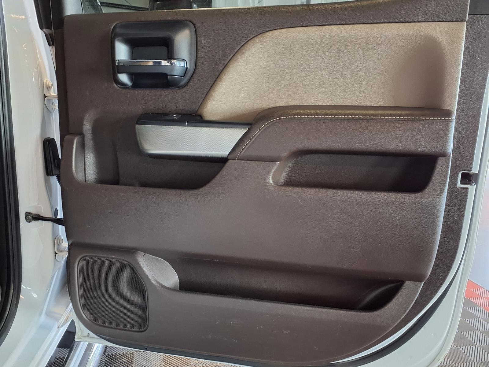 2018 Chevrolet Silverado 2500HD LTZ - Iridescent Pearl Tricoat exterior view 11