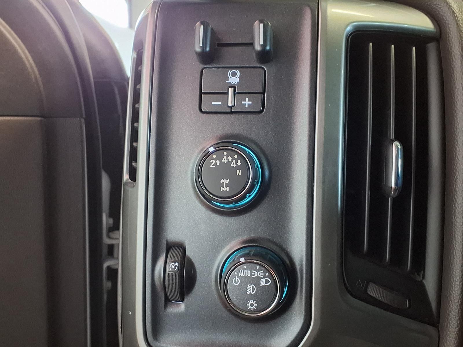 2018 Chevrolet Silverado 2500HD LTZ - Iridescent Pearl Tricoat exterior view 19