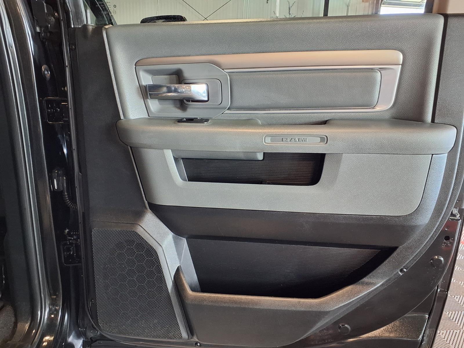 2018 Ram 1500 Big Horn - Brilliant Black Crystal Pearlcoat exterior view 9