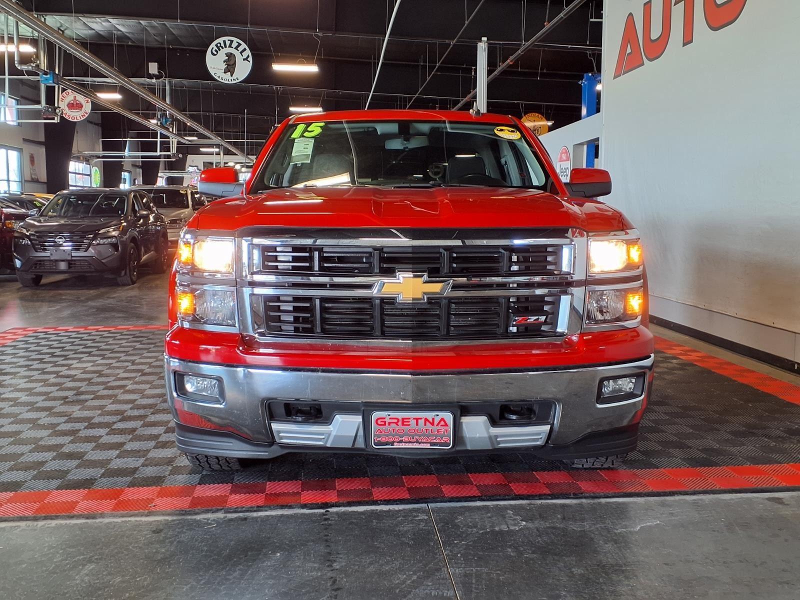 2015 Chevrolet Silverado 1500 LT - Victory Red exterior view 2
