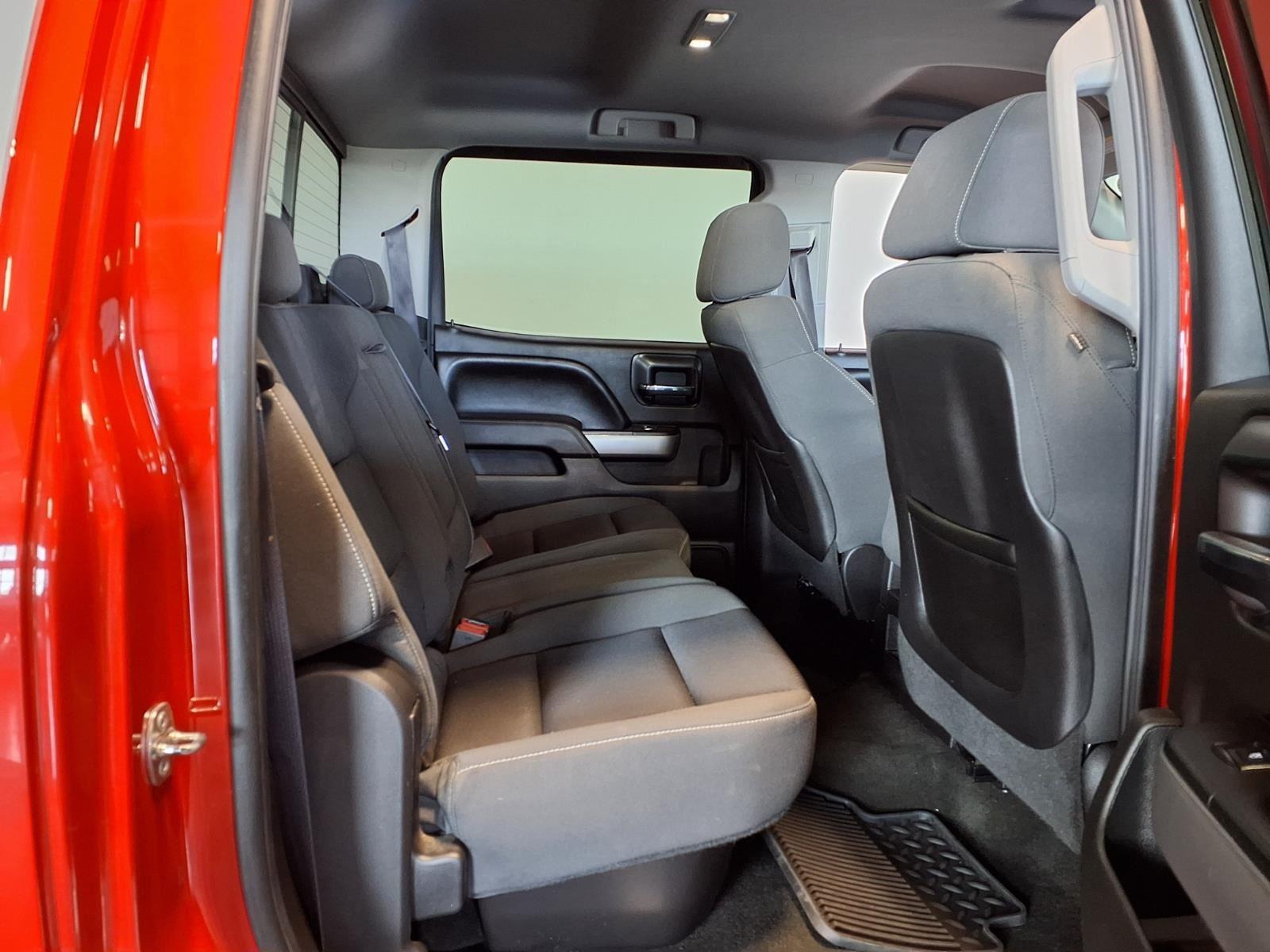 2015 Chevrolet Silverado 1500 LT - Victory Red exterior view 10