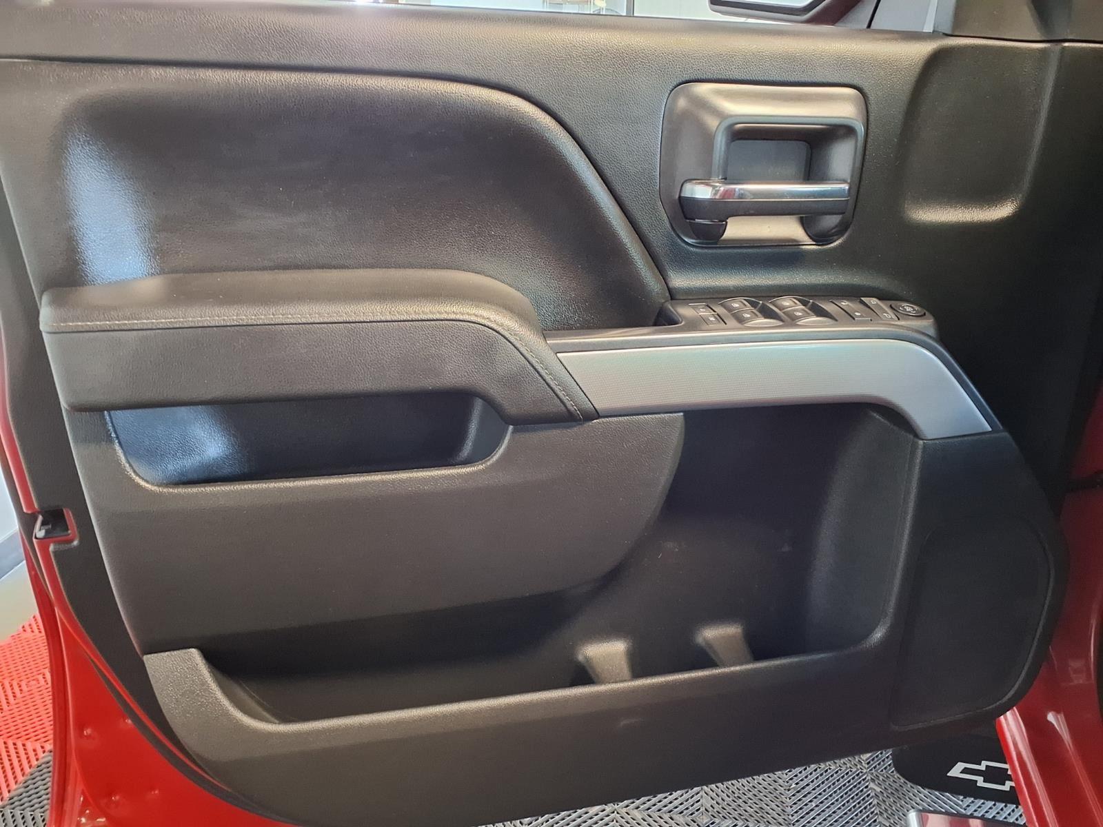 2015 Chevrolet Silverado 1500 LT - Victory Red exterior view 17