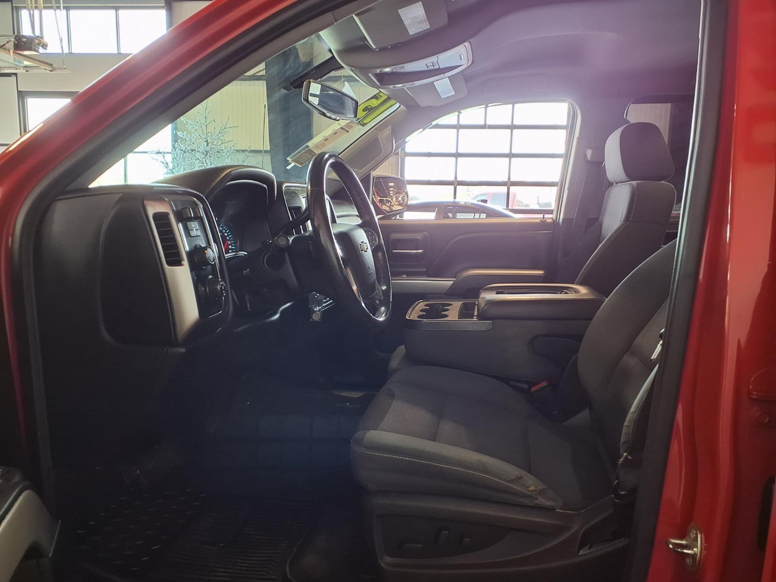 2015 Chevrolet Silverado 1500 LT - Victory Red exterior view 18